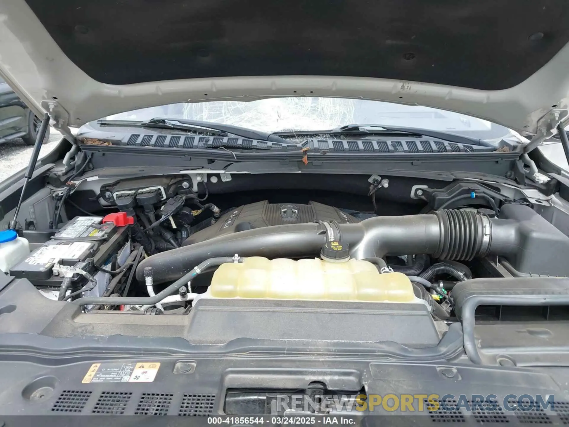 10 fotografías del automóvil dañado 5LMJJ2LT8KEL19857 LINCOLN NAVIGATOR 2019