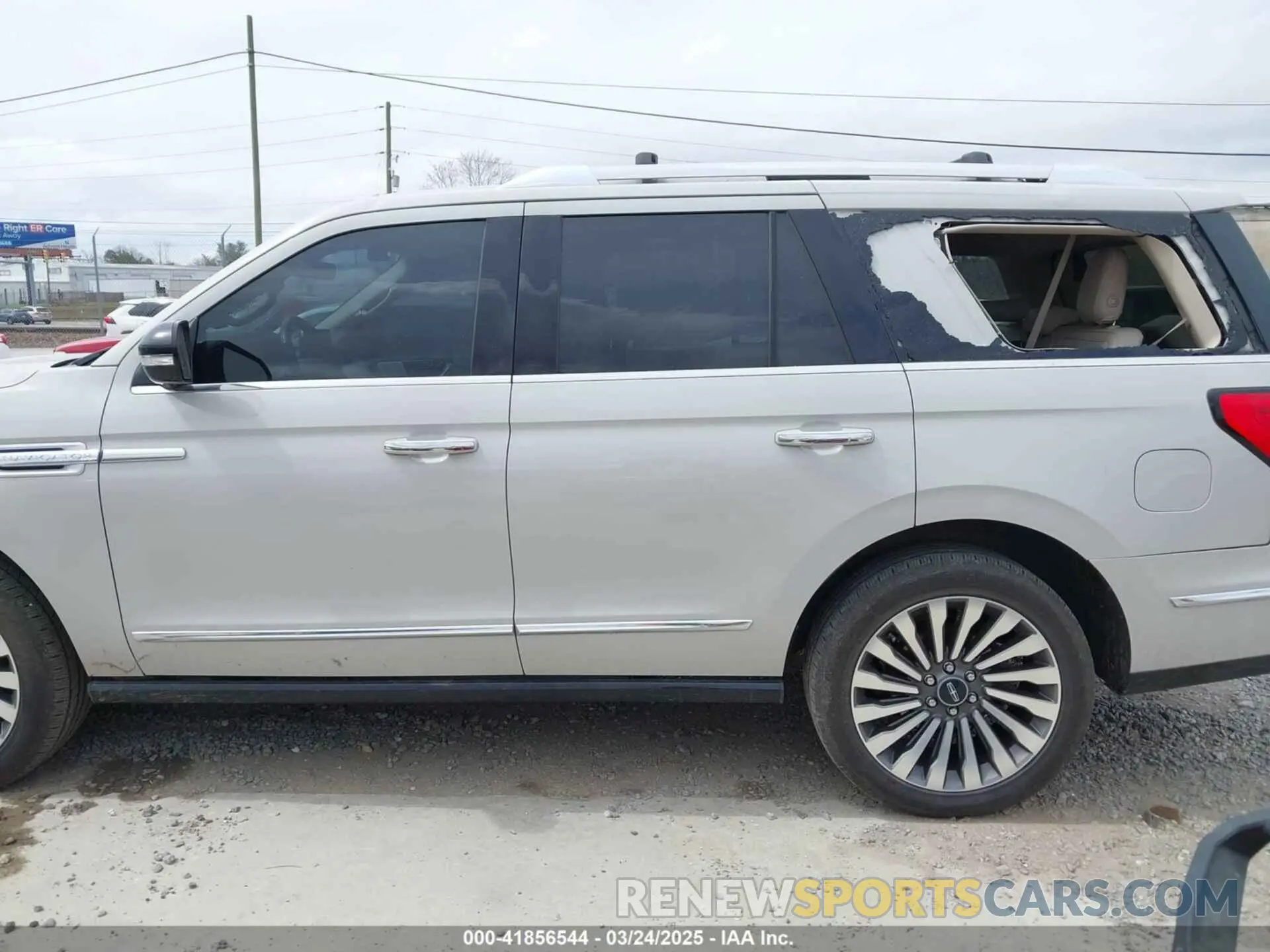 14 fotografías del automóvil dañado 5LMJJ2LT8KEL19857 LINCOLN NAVIGATOR 2019