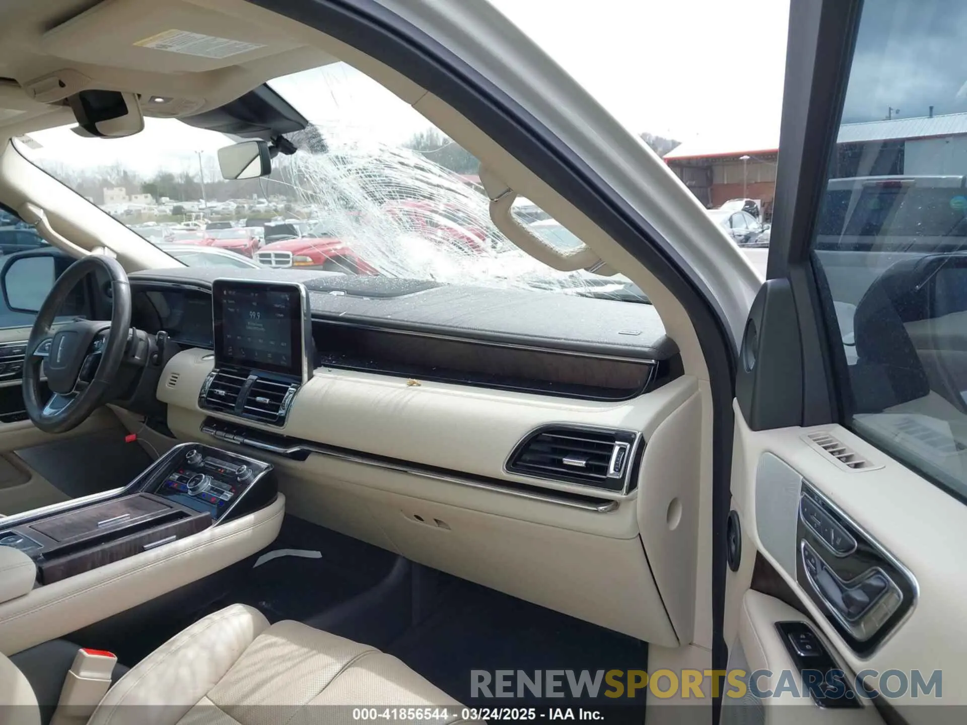 5 fotografías del automóvil dañado 5LMJJ2LT8KEL19857 LINCOLN NAVIGATOR 2019