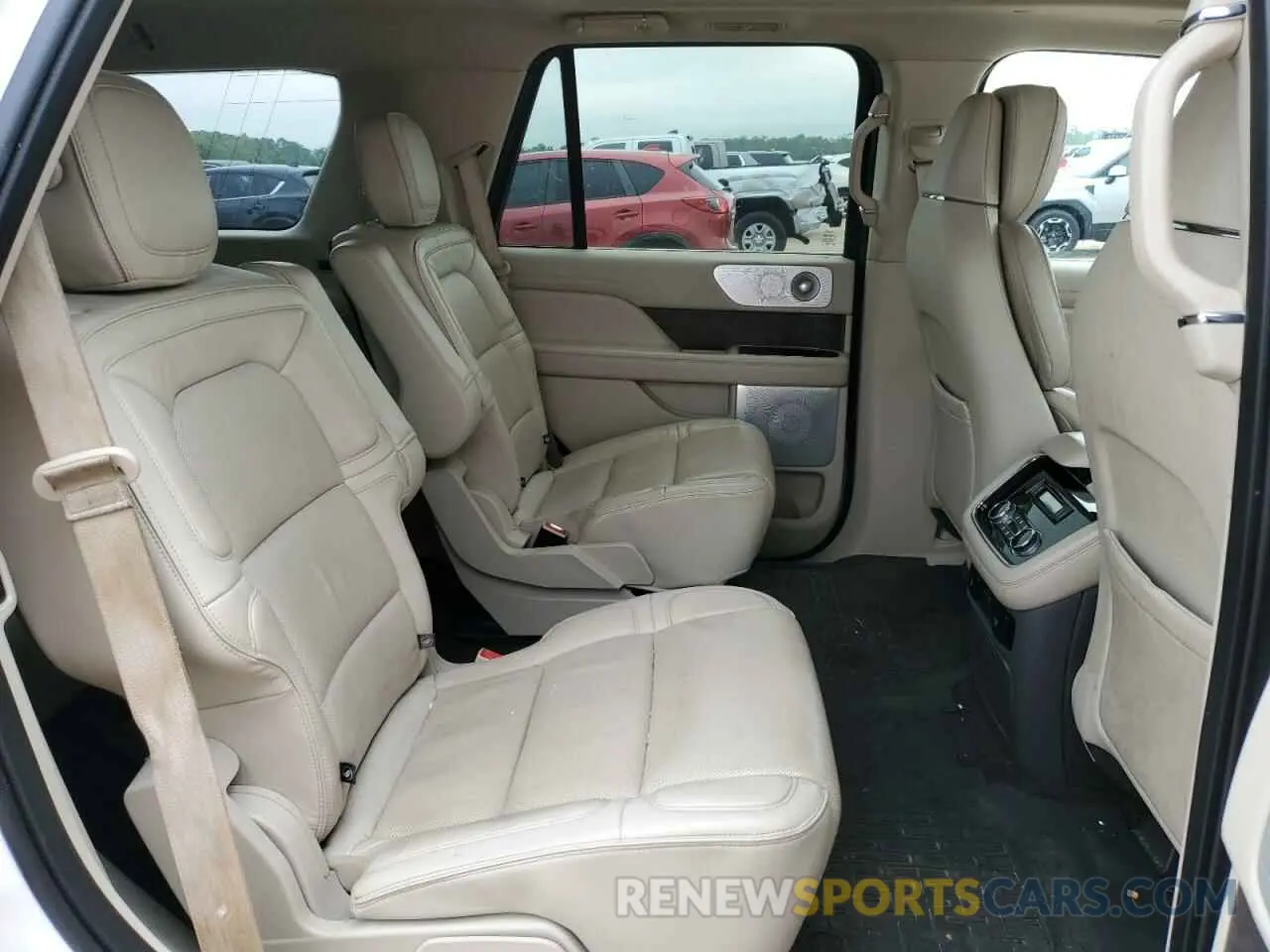 11 fotografías del automóvil dañado 5LMJJ2LT8KEL22161 LINCOLN NAVIGATOR 2019