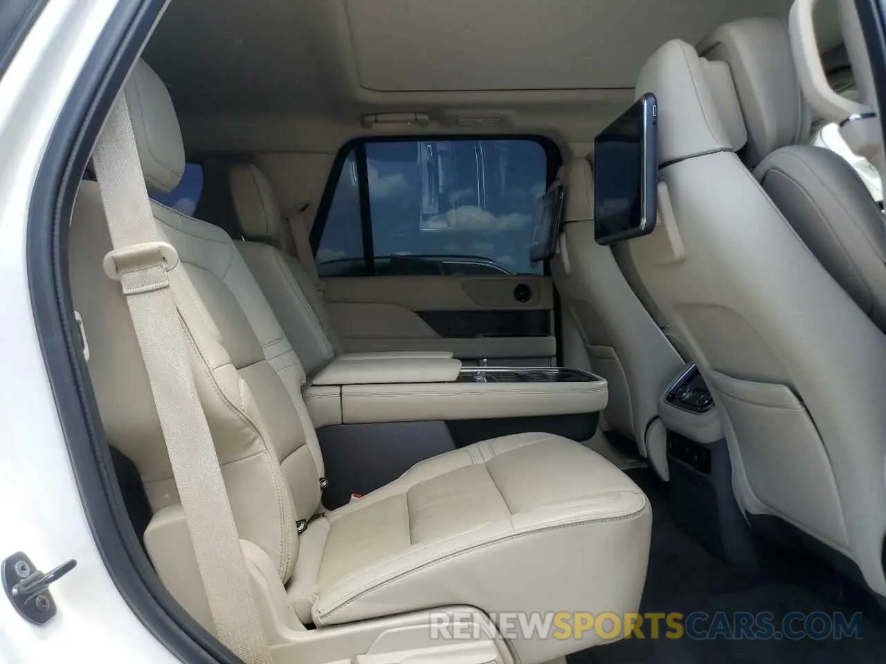 11 fotografías del automóvil dañado 5LMJJ2LT9KEL19544 LINCOLN NAVIGATOR 2019