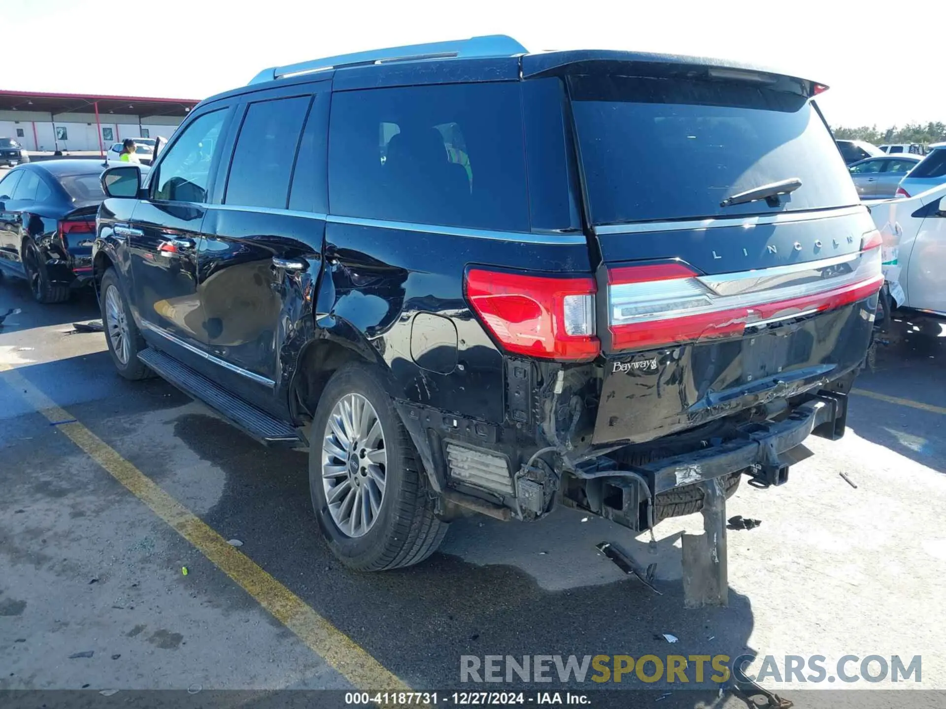 3 fotografías del automóvil dañado 5LMJJ2NT1KEL06946 LINCOLN NAVIGATOR 2019