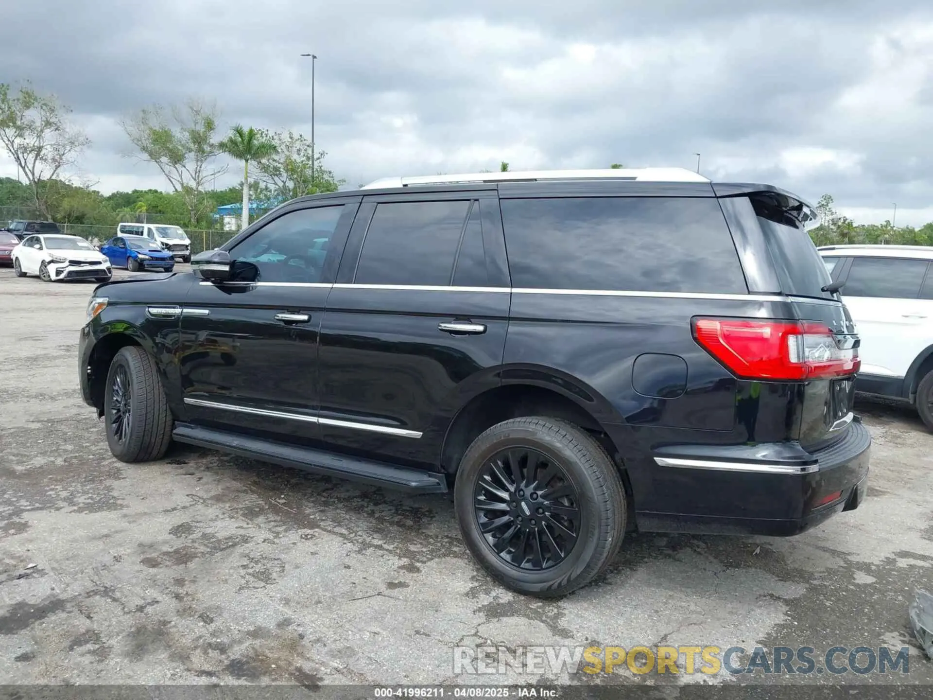 3 fotografías del automóvil dañado 5LMJJ2NT7KEL01735 LINCOLN NAVIGATOR 2019