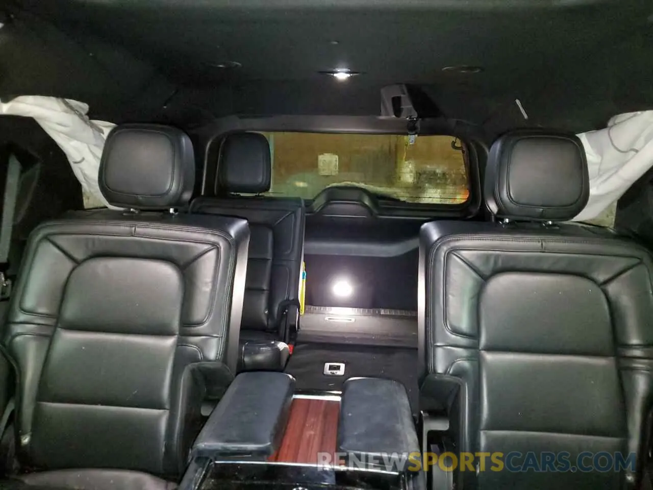 10 fotografías del automóvil dañado 5LMJJ2LT3LEL00232 LINCOLN NAVIGATOR 2020