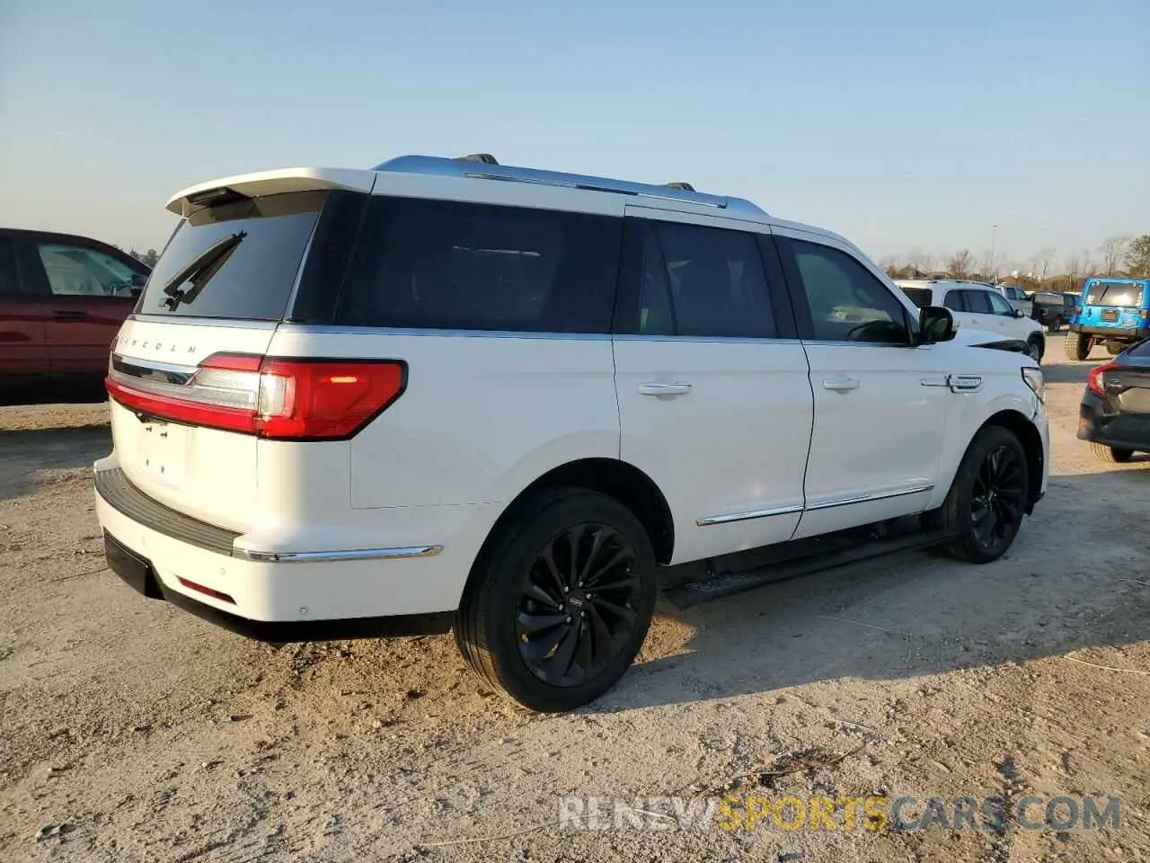 3 fotografías del automóvil dañado 5LMJJ2LT6LEL21396 LINCOLN NAVIGATOR 2020