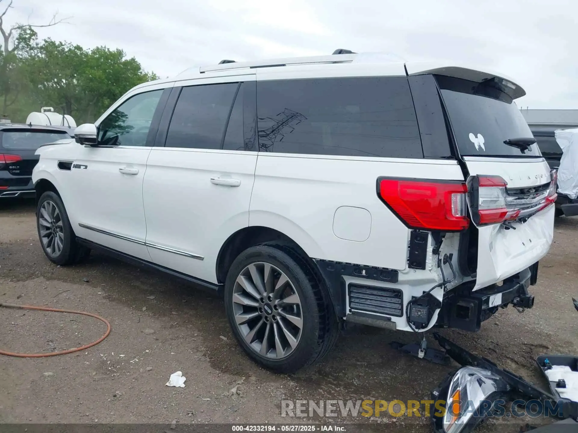 3 fotografías del automóvil dañado 5LMJJ2LT7LEL22136 LINCOLN NAVIGATOR 2020