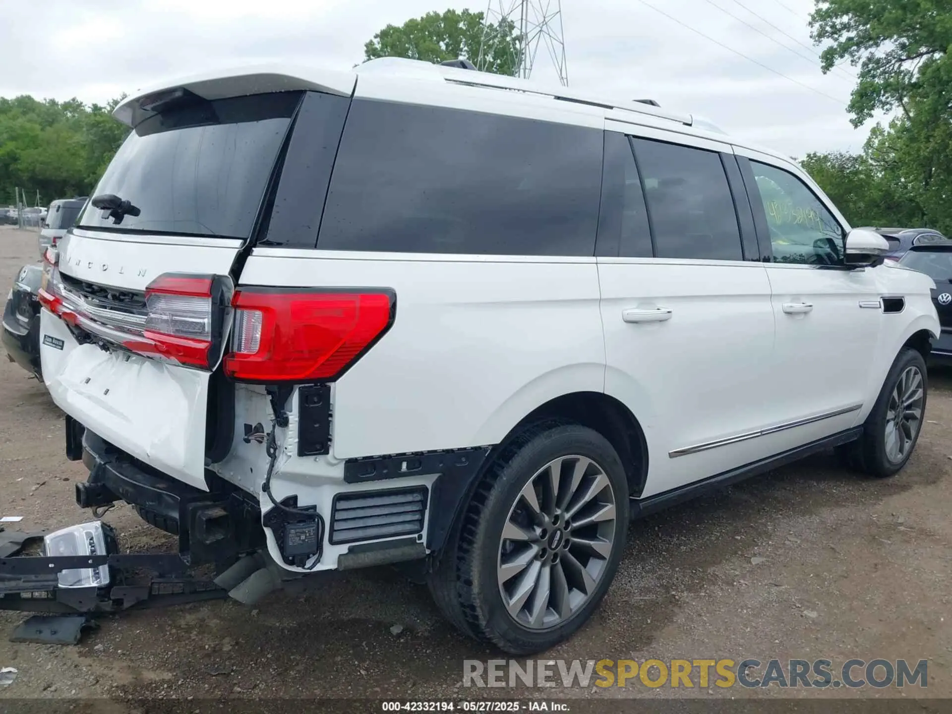 4 fotografías del automóvil dañado 5LMJJ2LT7LEL22136 LINCOLN NAVIGATOR 2020