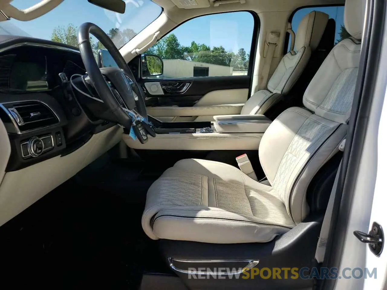 7 fotografías del automóvil dañado 5LMJJ2TT4LEL00935 LINCOLN NAVIGATOR 2020