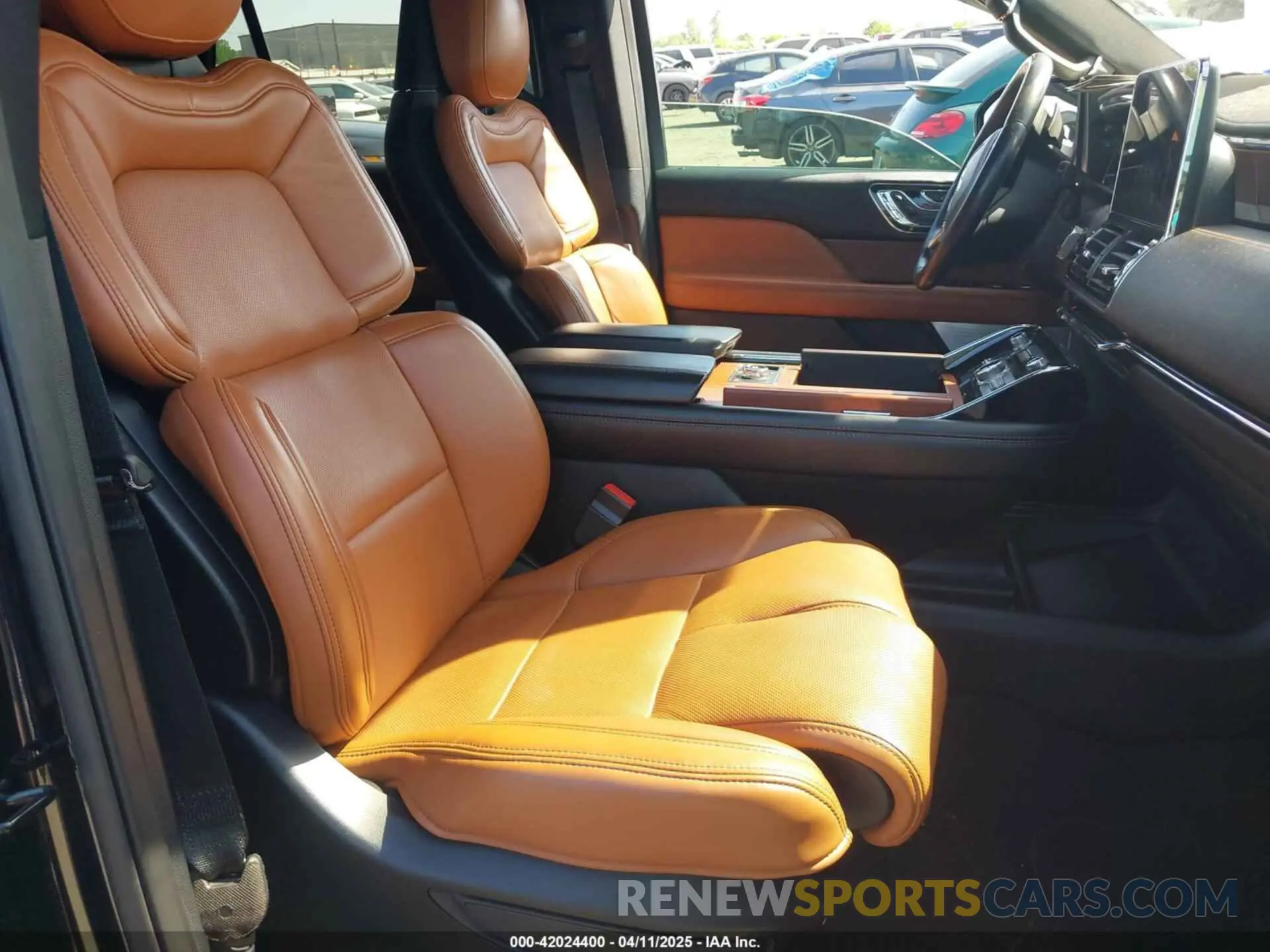5 fotografías del automóvil dañado 5LMJJ3LT1LEL08545 LINCOLN NAVIGATOR 2020
