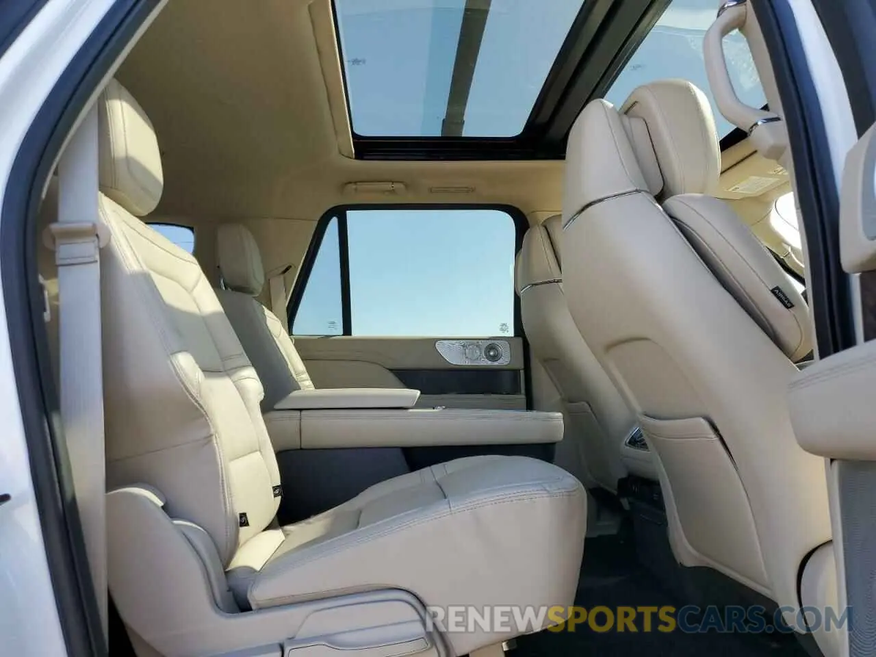 11 fotografías del automóvil dañado 5LMJJ3LT2LEL23118 LINCOLN NAVIGATOR 2020