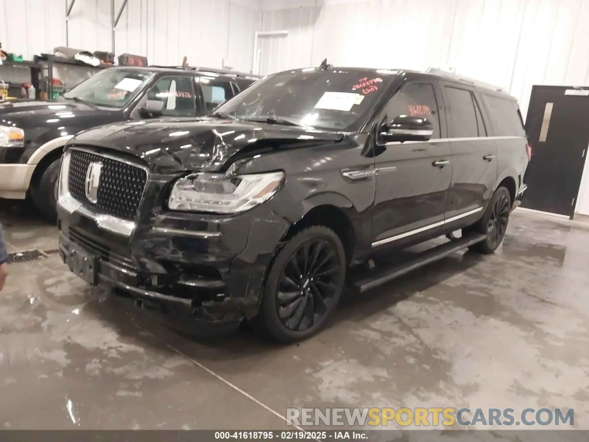 2 fotografías del automóvil dañado 5LMJJ3LT3LEL18476 LINCOLN NAVIGATOR 2020