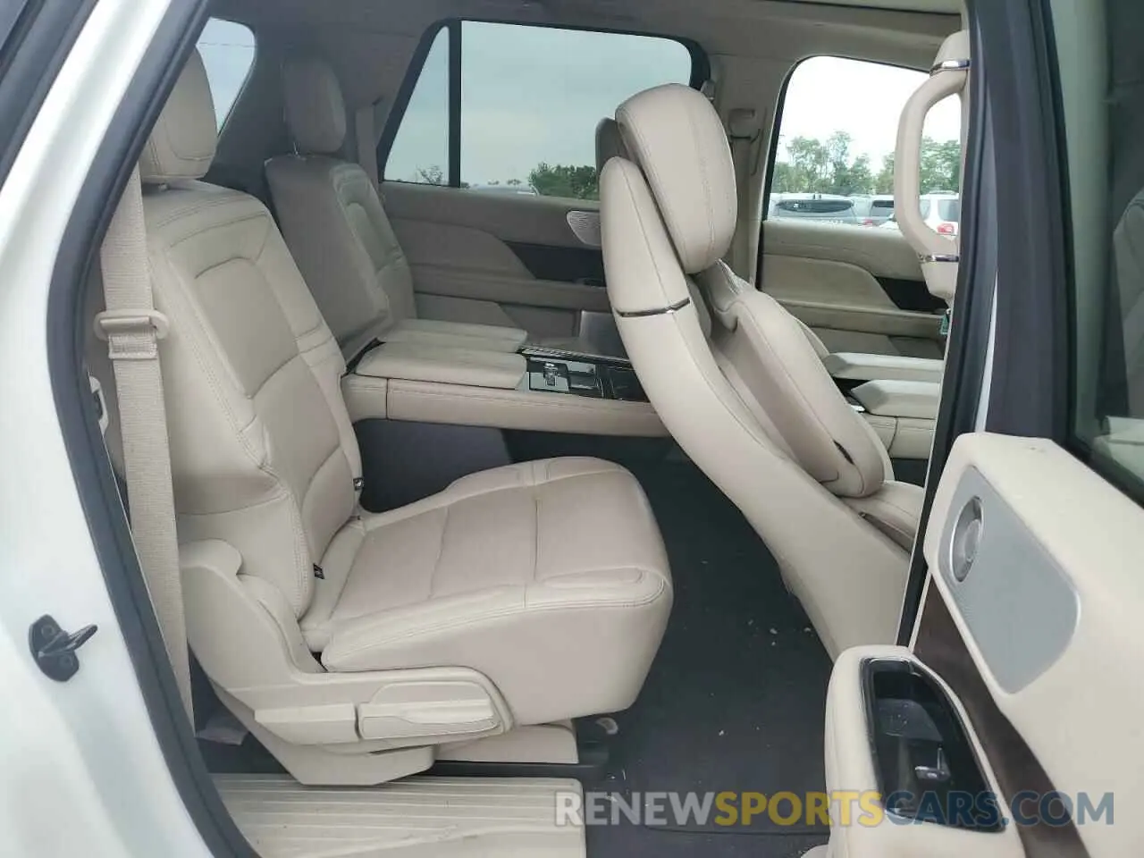11 fotografías del automóvil dañado 5LMJJ3LT5LEL06989 LINCOLN NAVIGATOR 2020
