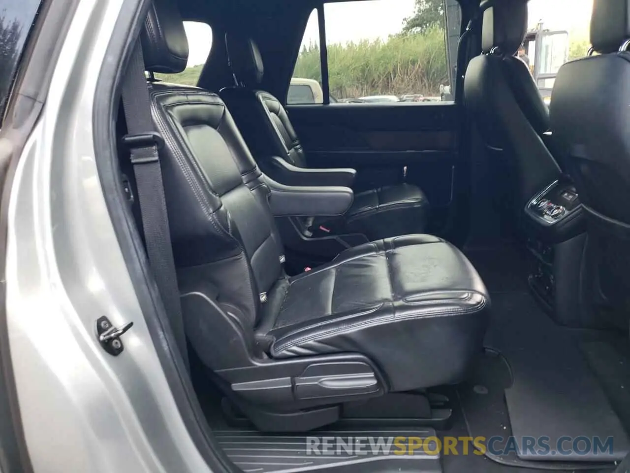 11 fotografías del automóvil dañado 5LMJJ3MT2LEL00663 LINCOLN NAVIGATOR 2020