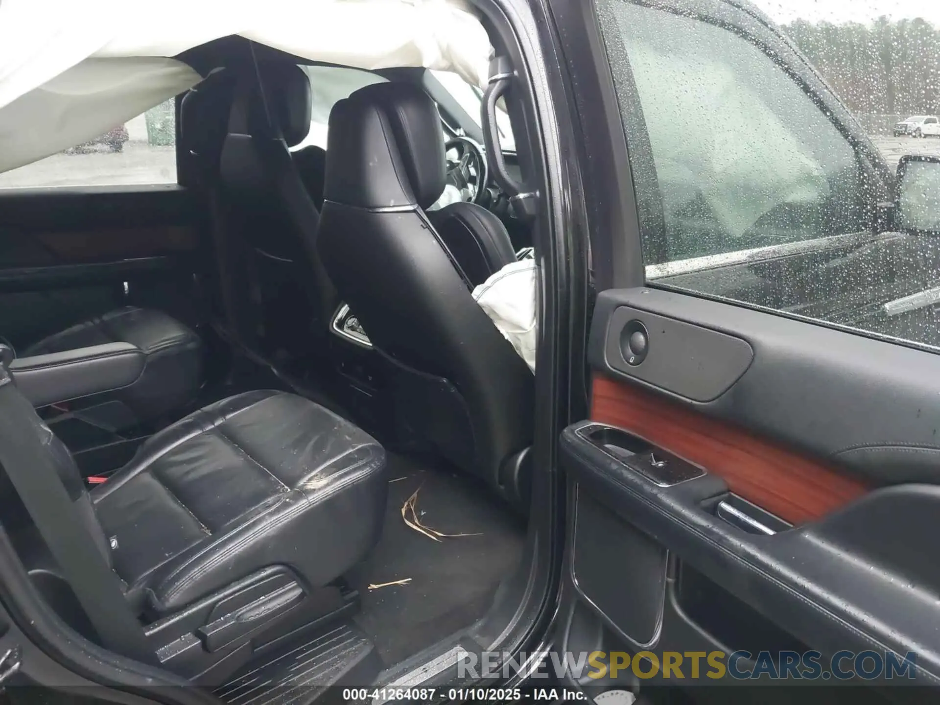 8 fotografías del automóvil dañado 5LMJJ2KT3MEL04980 LINCOLN NAVIGATOR 2021
