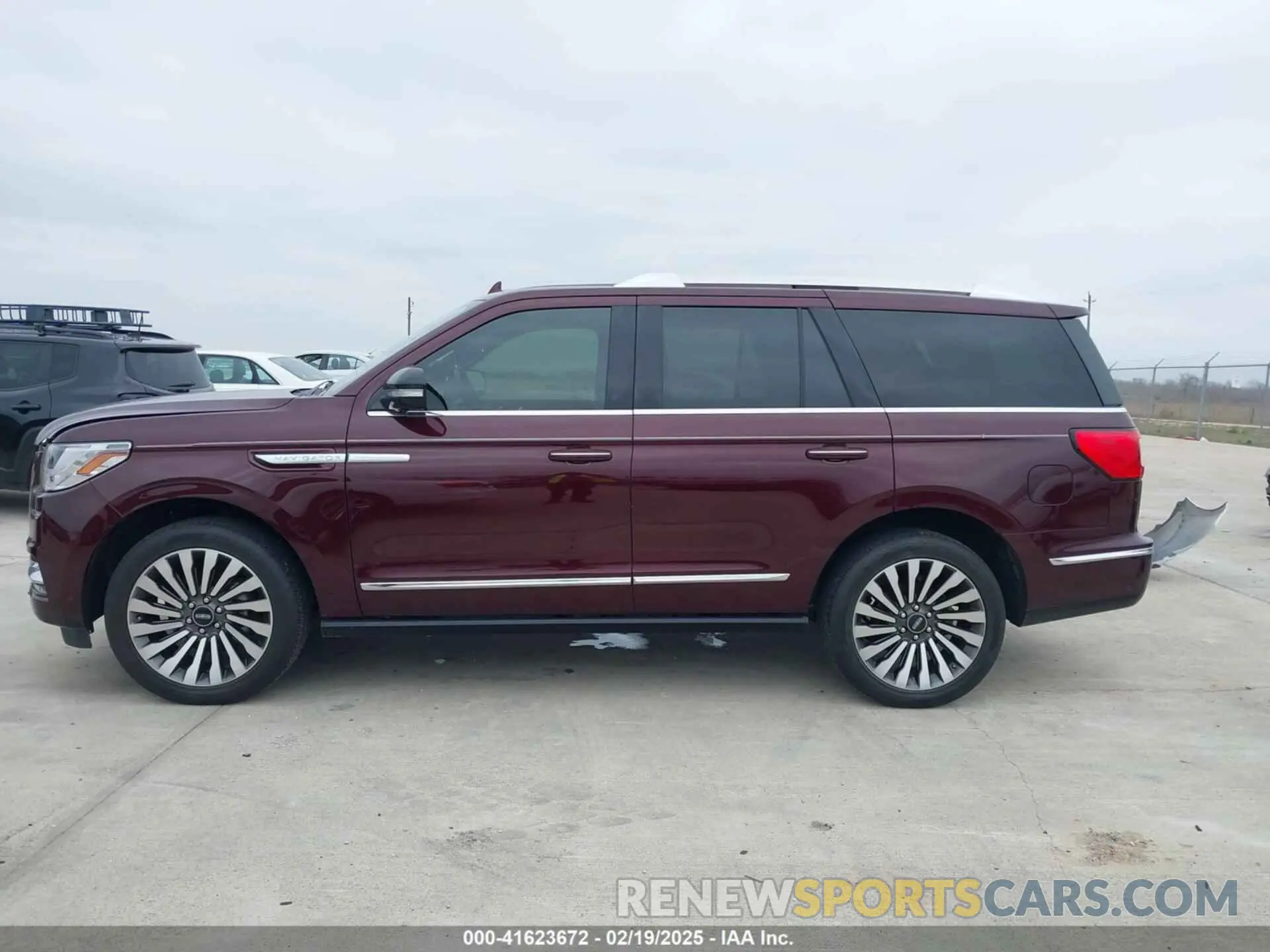 14 fotografías del automóvil dañado 5LMJJ2LT2MEL17430 LINCOLN NAVIGATOR 2021