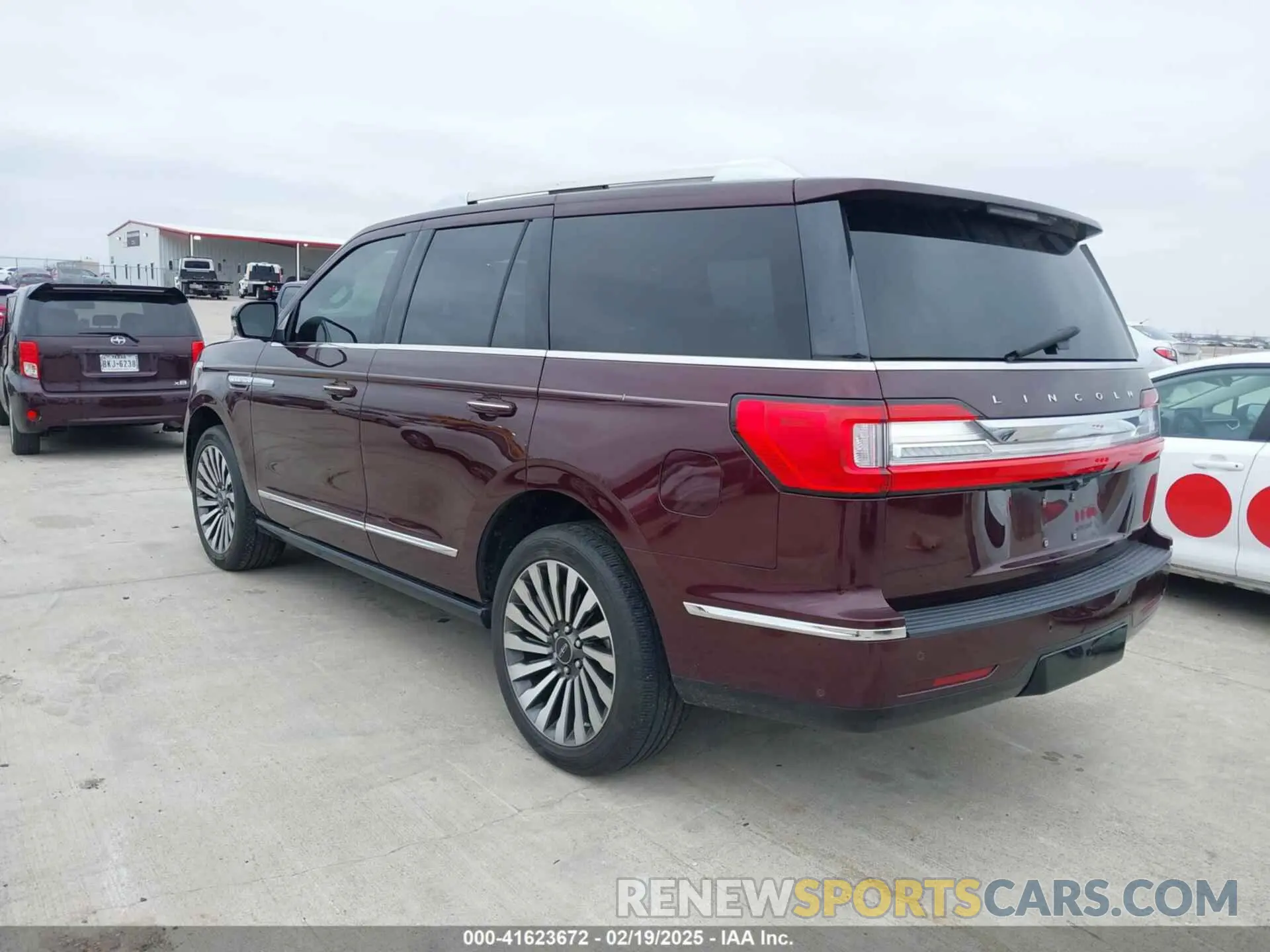 3 fotografías del automóvil dañado 5LMJJ2LT2MEL17430 LINCOLN NAVIGATOR 2021