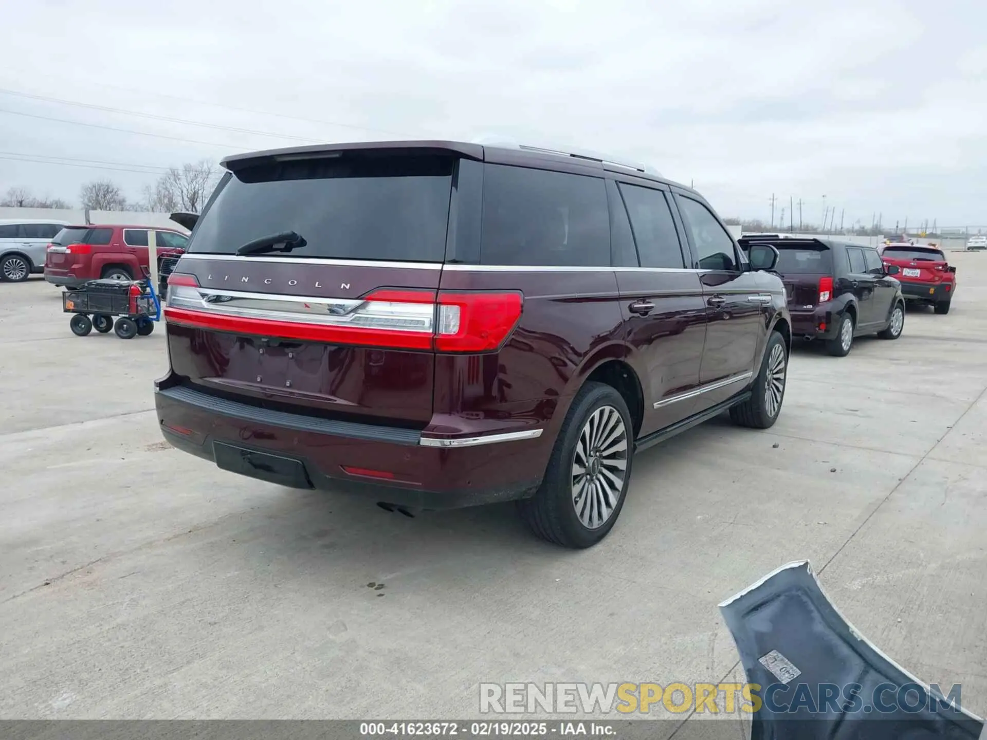 4 fotografías del automóvil dañado 5LMJJ2LT2MEL17430 LINCOLN NAVIGATOR 2021