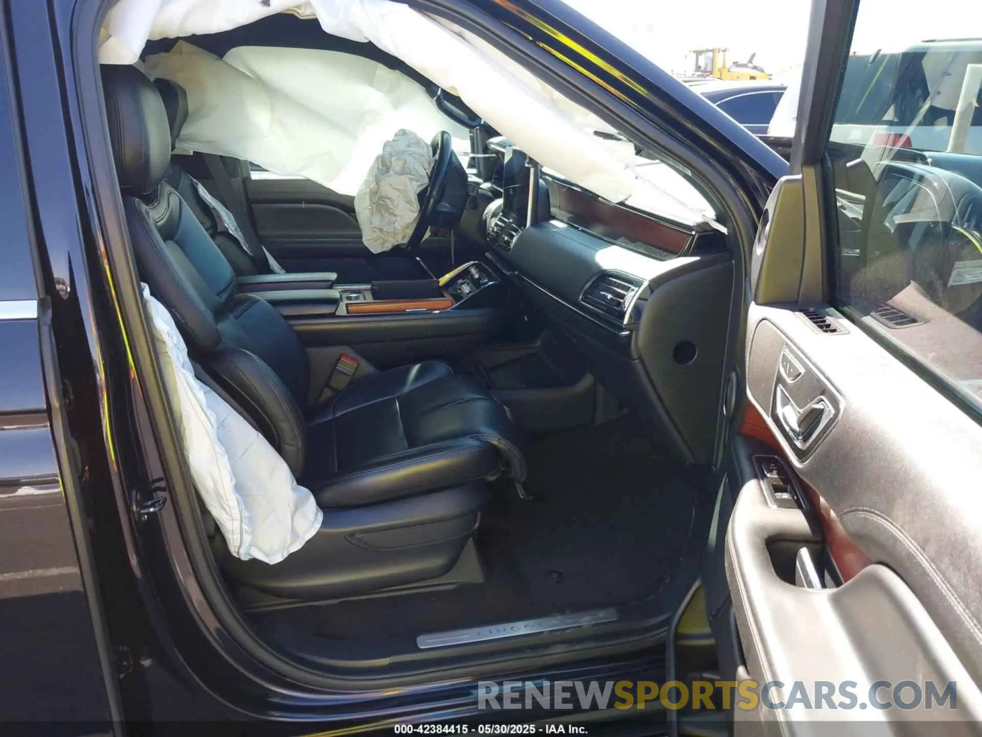 5 fotografías del automóvil dañado 5LMJJ3MT2MEL10966 LINCOLN NAVIGATOR 2021