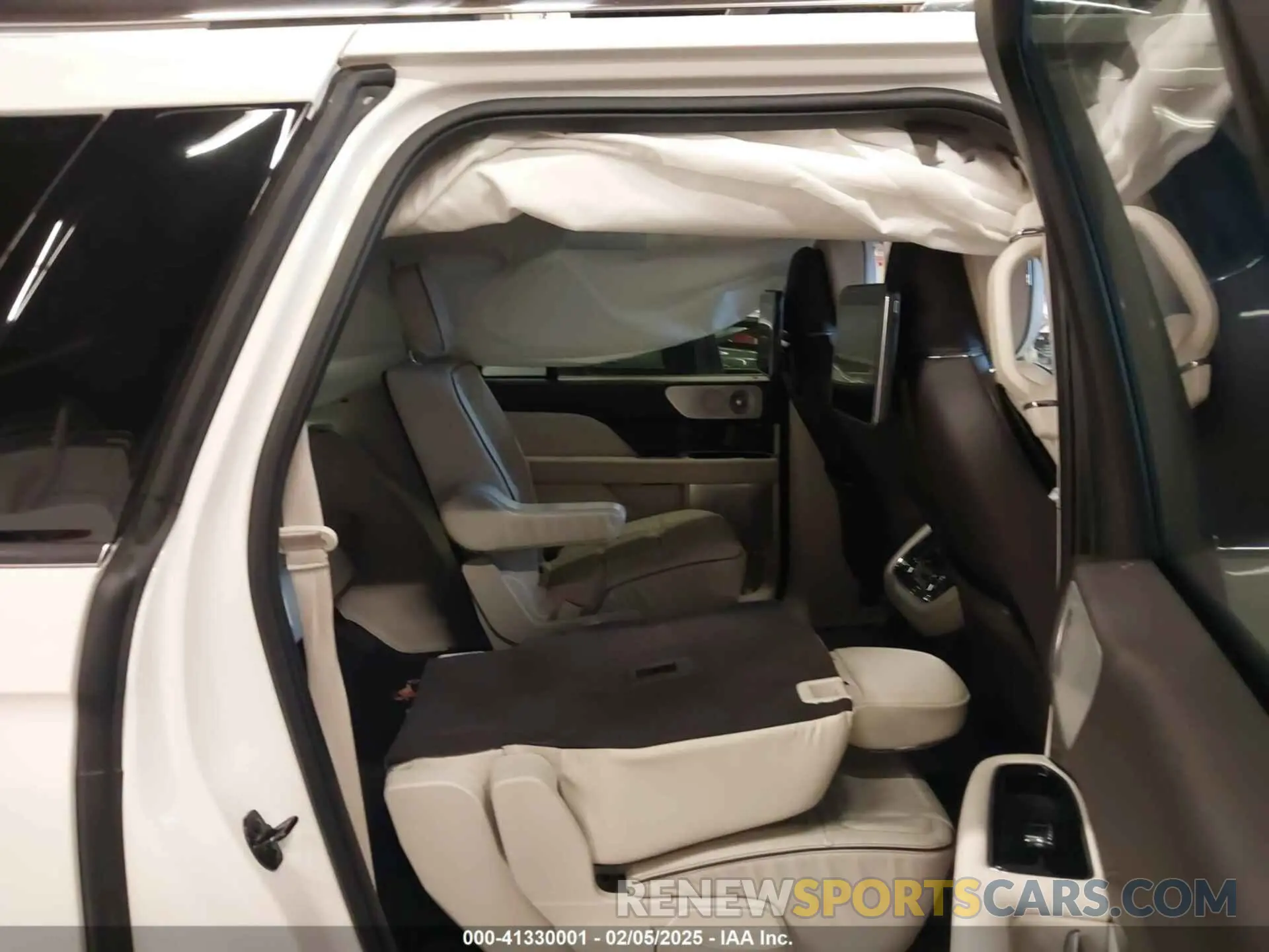 8 fotografías del automóvil dañado 5LMJJ3TT3MEL15532 LINCOLN NAVIGATOR 2021