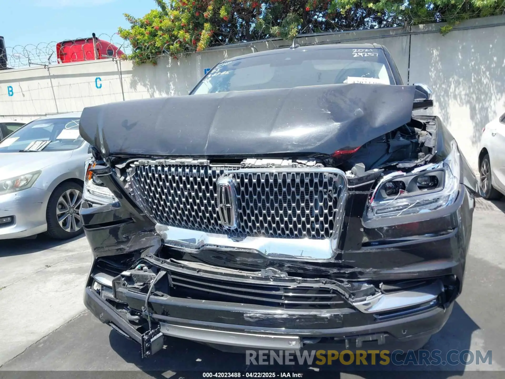 12 fotografías del automóvil dañado 5LMJJ3TTXMEL02695 LINCOLN NAVIGATOR 2021