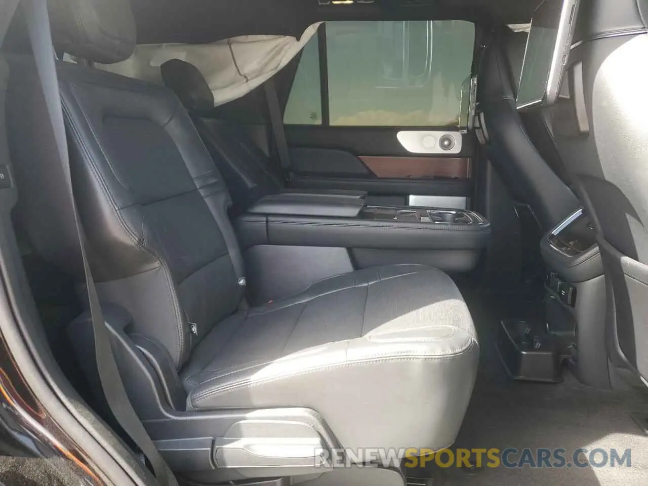 11 fotografías del automóvil dañado 5LMJJ2LT1NEL16478 LINCOLN NAVIGATOR 2022