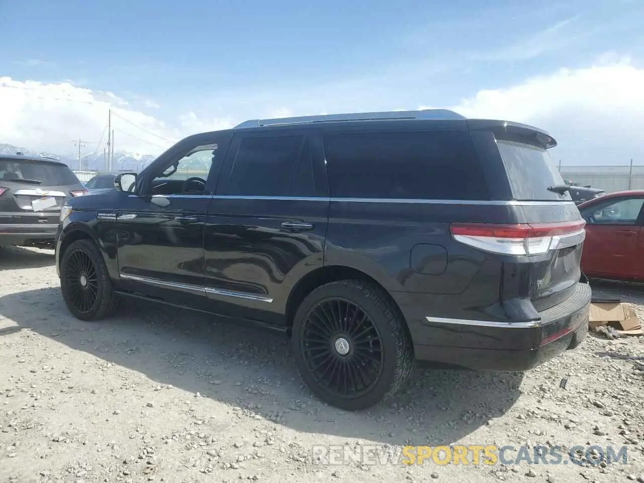 2 fotografías del automóvil dañado 5LMJJ2LT1NEL16478 LINCOLN NAVIGATOR 2022