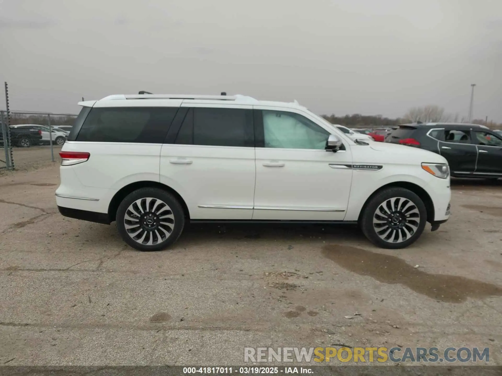 13 fotografías del automóvil dañado 5LMJJ2TT7NEL03931 LINCOLN NAVIGATOR 2022