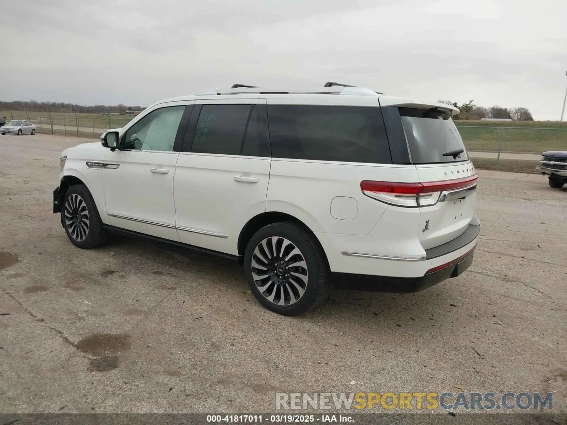 3 fotografías del automóvil dañado 5LMJJ2TT7NEL03931 LINCOLN NAVIGATOR 2022