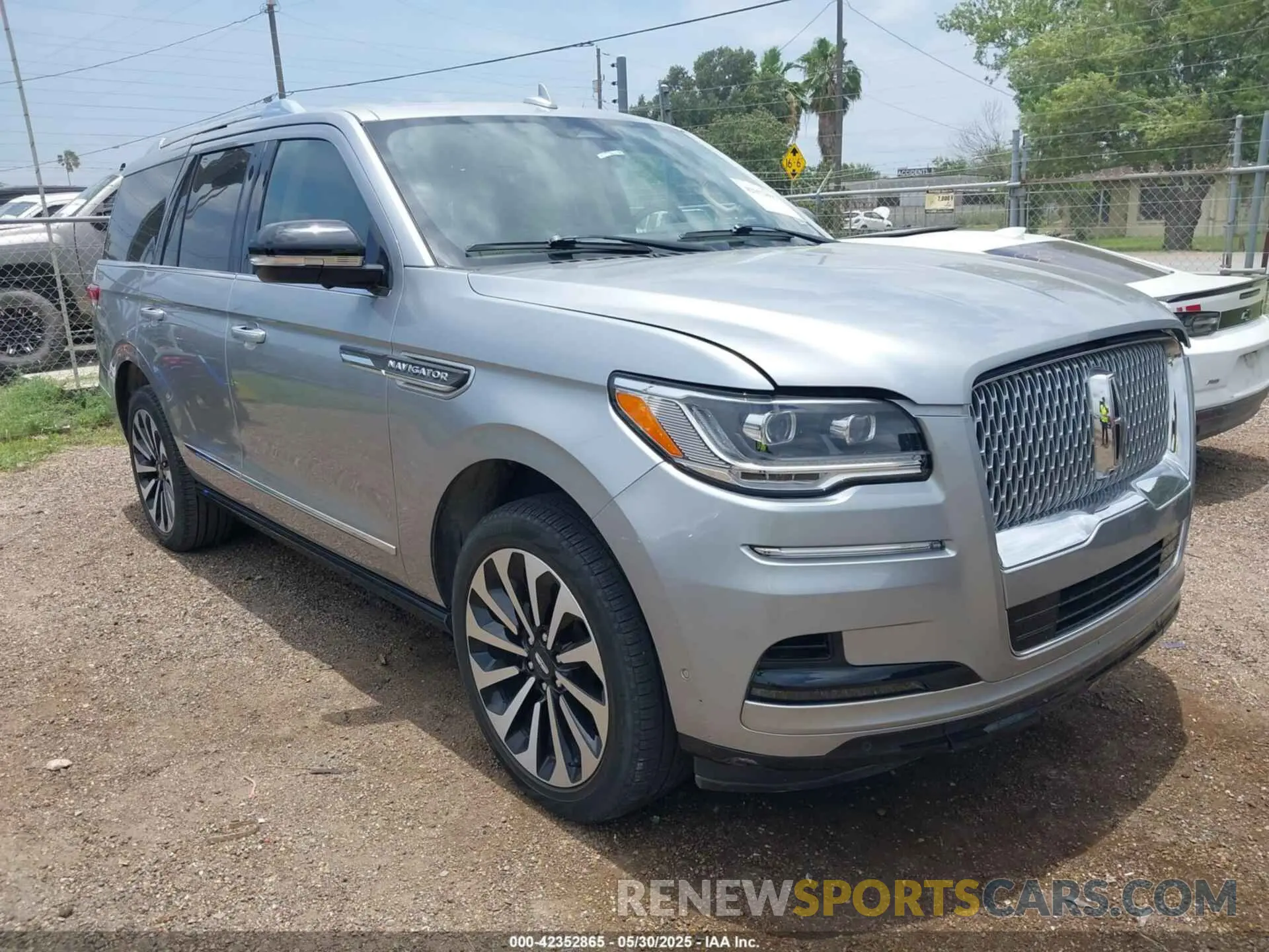 1 fotografías del automóvil dañado 5LMJJ2KG8PEL05663 LINCOLN NAVIGATOR 2023