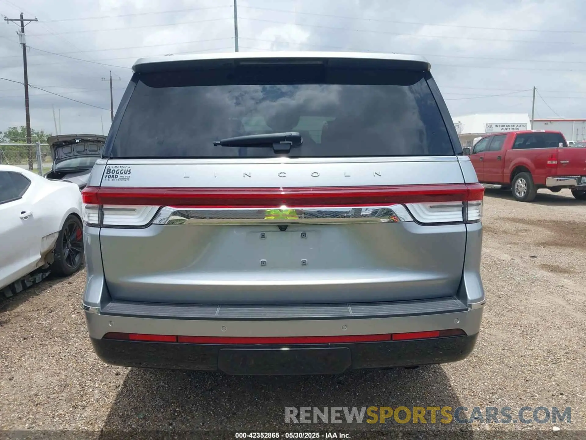16 fotografías del automóvil dañado 5LMJJ2KG8PEL05663 LINCOLN NAVIGATOR 2023