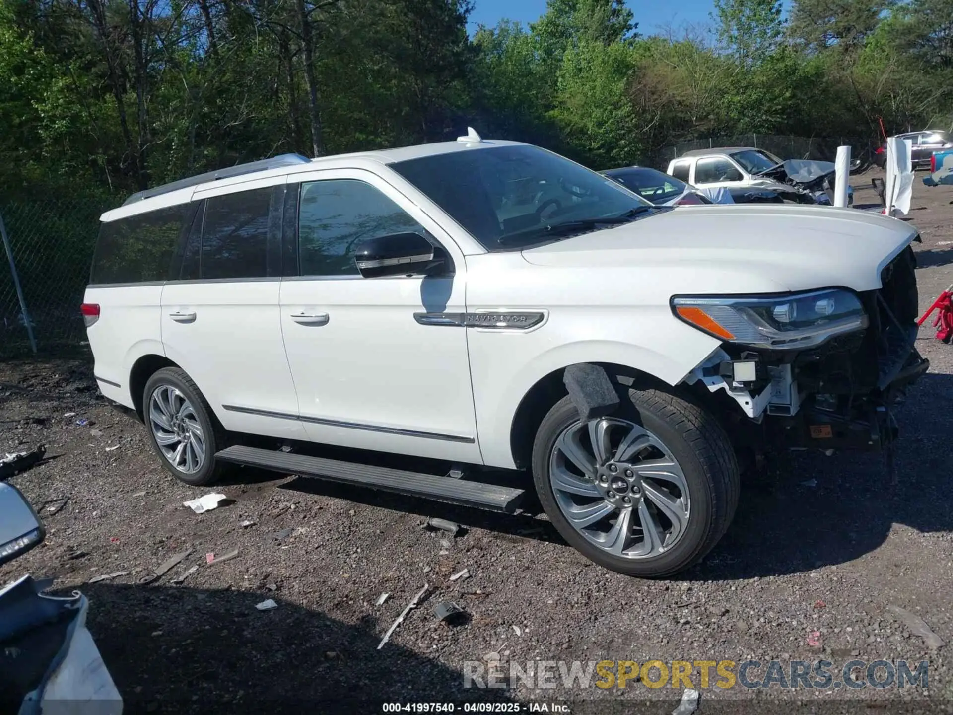 14 fotografías del automóvil dañado 5LMJJ2LG2PEL13918 LINCOLN NAVIGATOR 2023