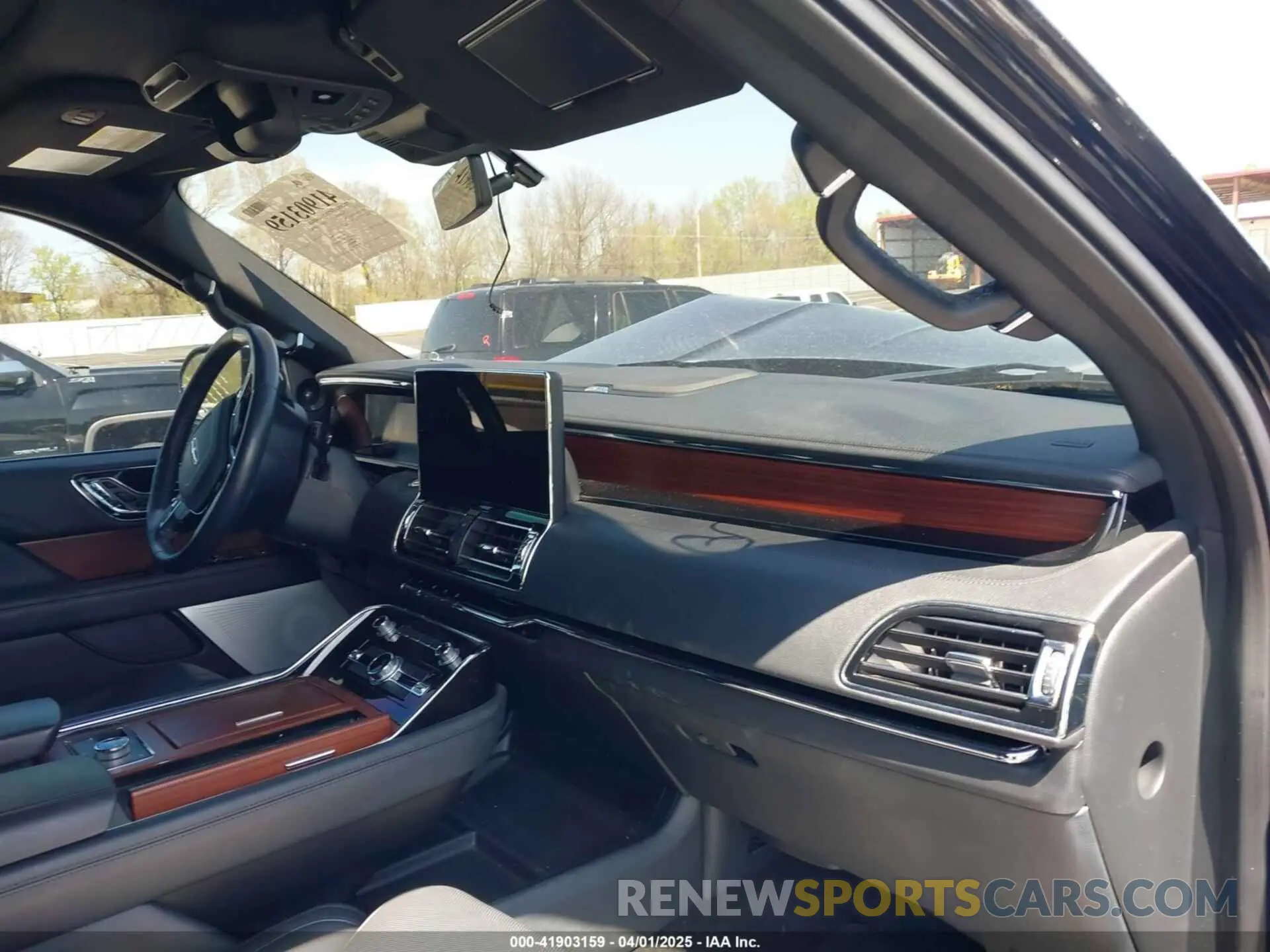 5 fotografías del automóvil dañado 5LMJJ2LG4PEL08977 LINCOLN NAVIGATOR 2023