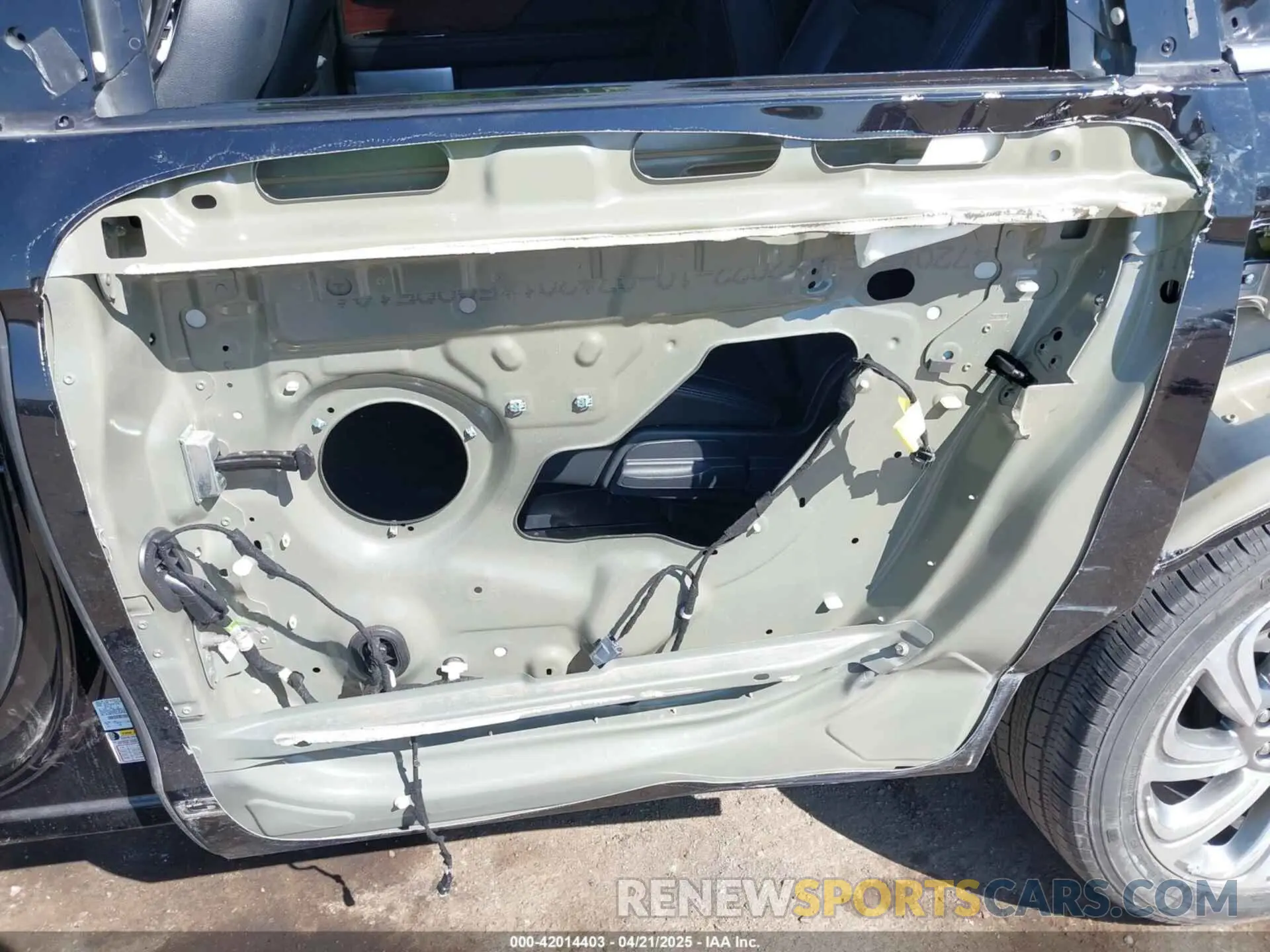 19 fotografías del automóvil dañado 5LMJJ3LG8PEL03450 LINCOLN NAVIGATOR 2023