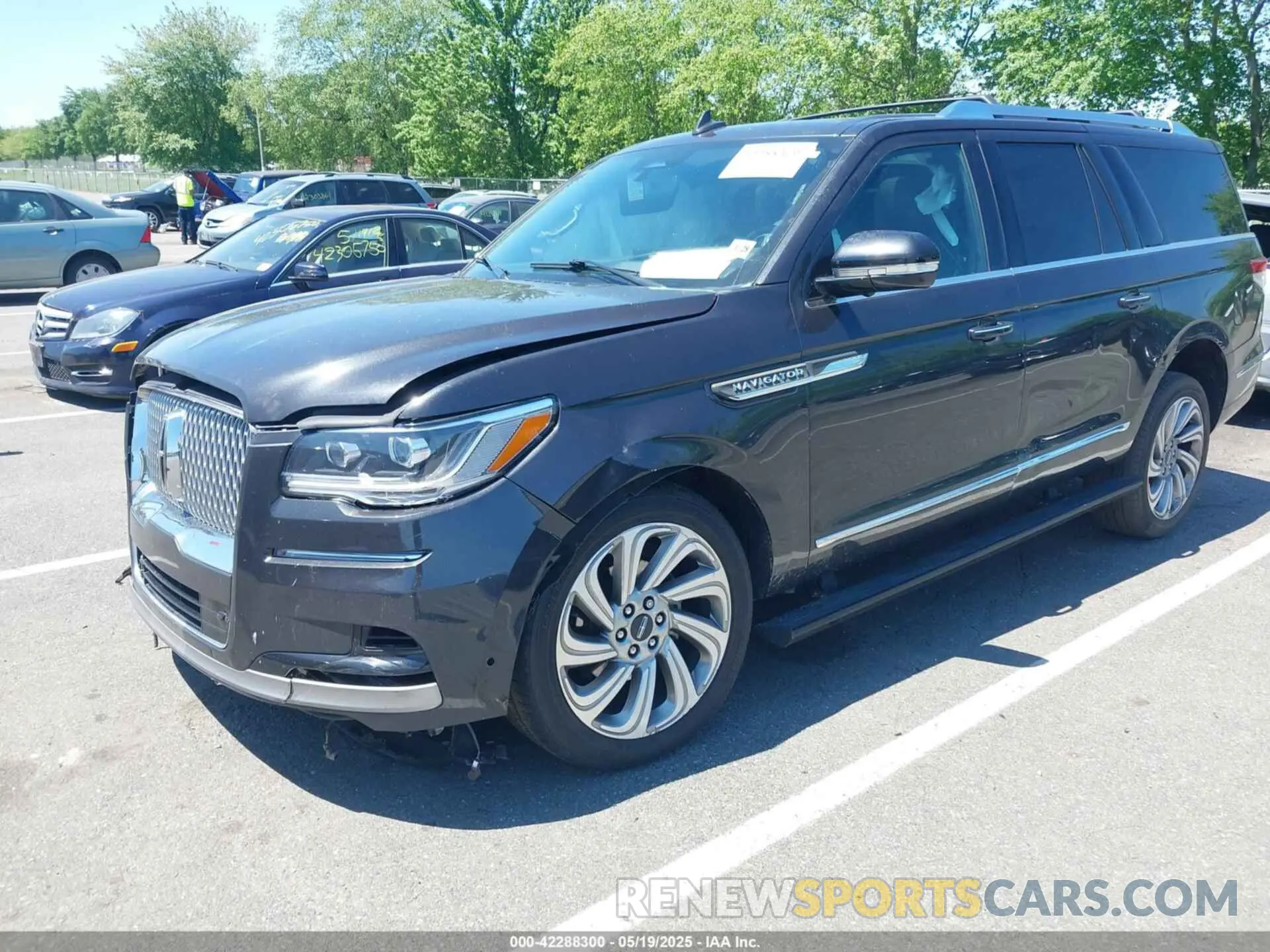 2 fotografías del automóvil dañado 5LMJJ3LG9PEL01903 LINCOLN NAVIGATOR 2023
