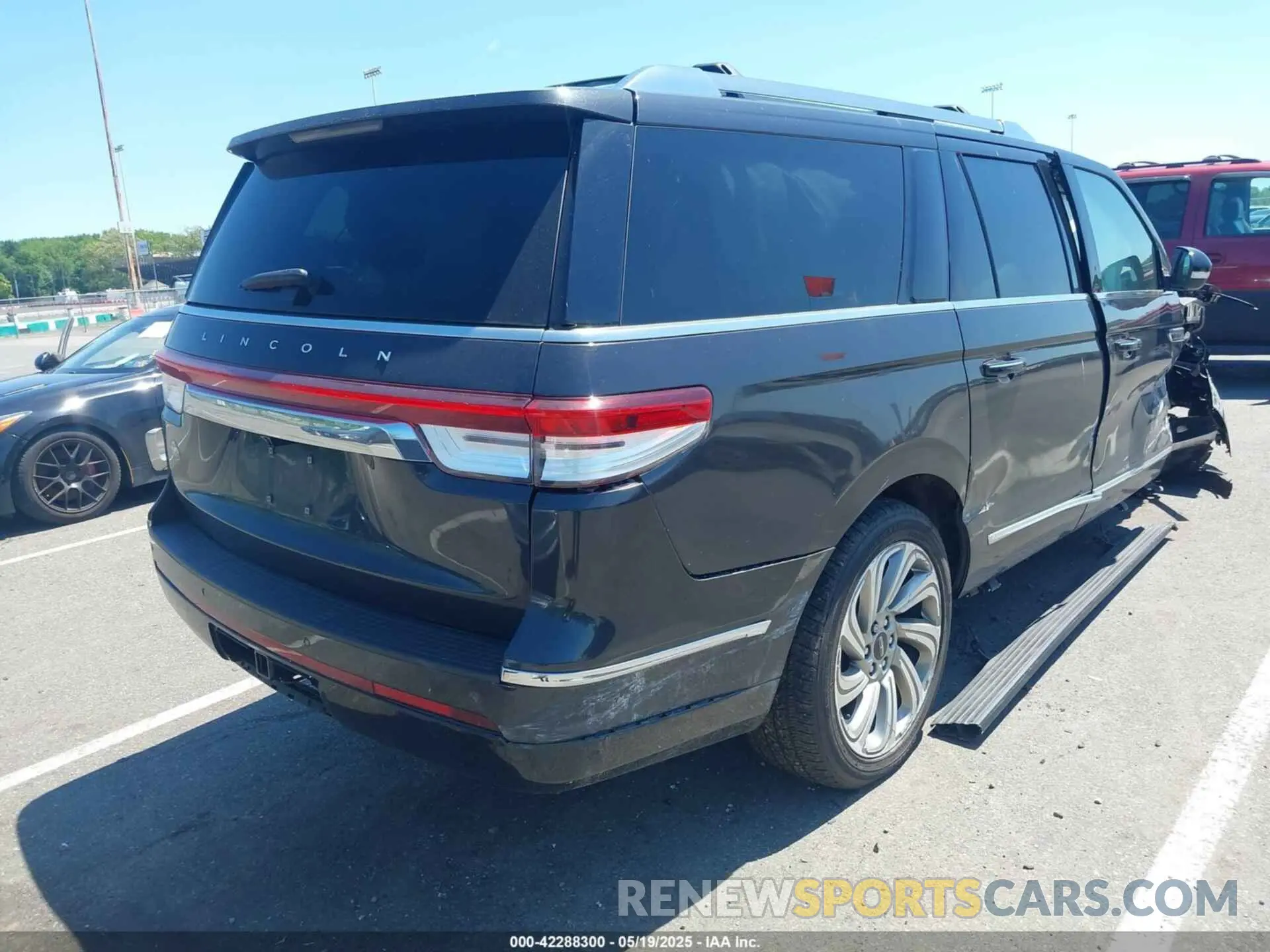 4 fotografías del automóvil dañado 5LMJJ3LG9PEL01903 LINCOLN NAVIGATOR 2023