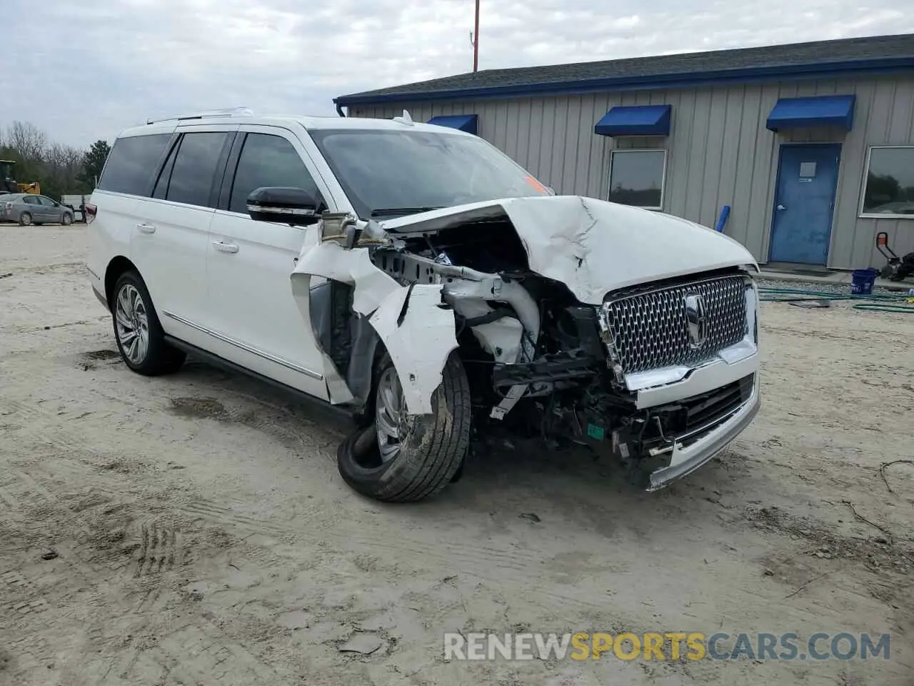4 fotografías del automóvil dañado 5LMJJ2LG2REL10830 LINCOLN NAVIGATOR 2024