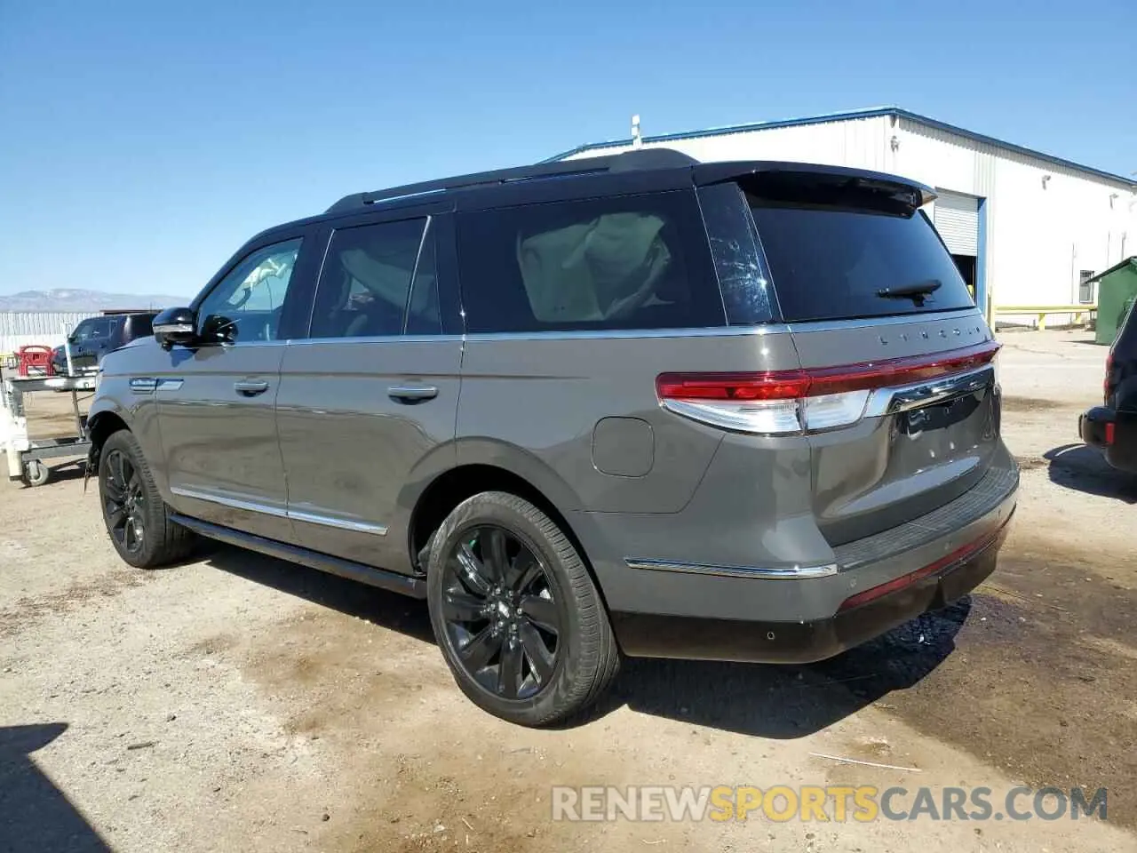 2 fotografías del automóvil dañado 5LMJJ2TG1REL18997 LINCOLN NAVIGATOR 2024