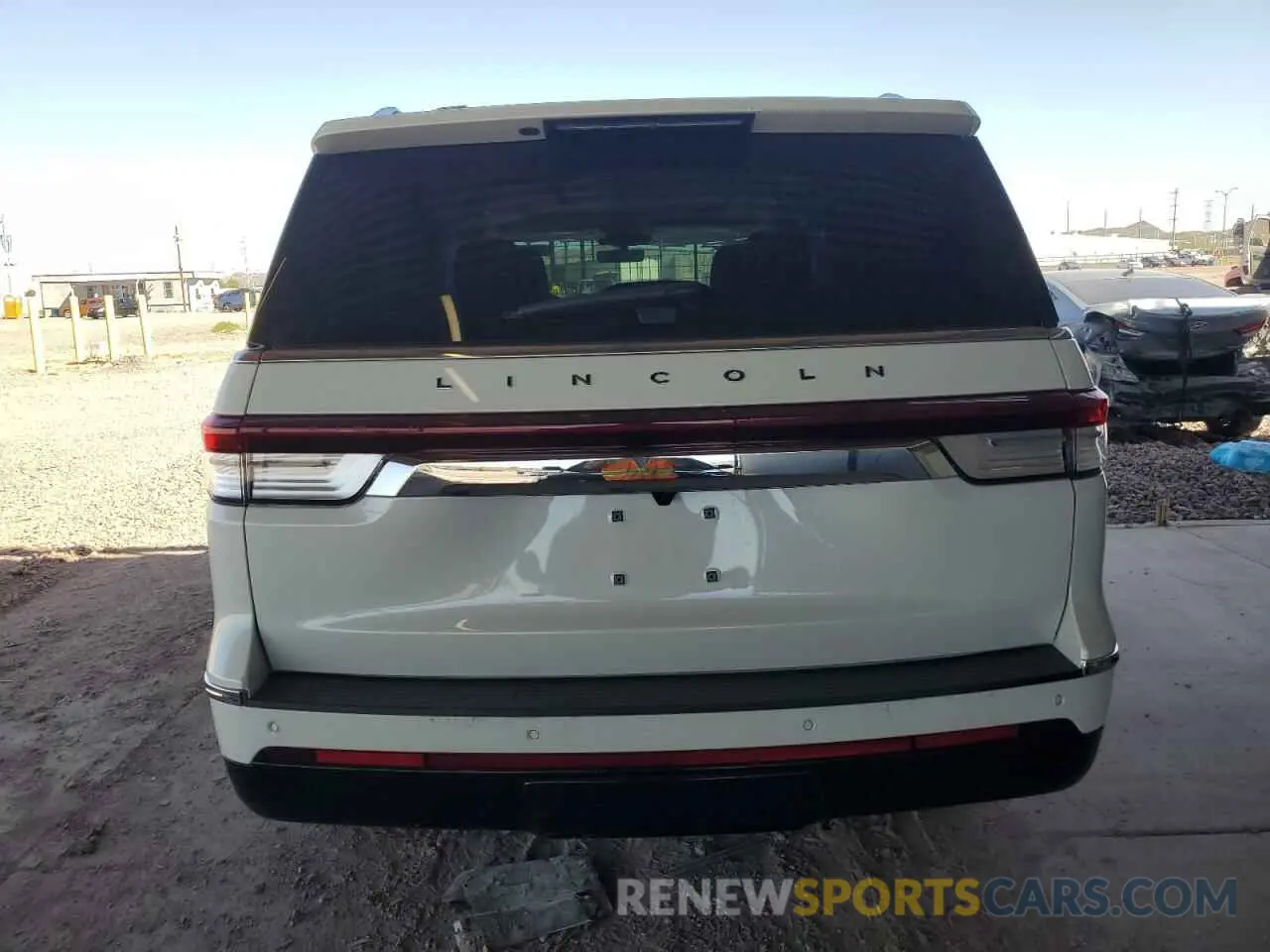 6 fotografías del automóvil dañado 5LMJJ2TGXREL10042 LINCOLN NAVIGATOR 2024