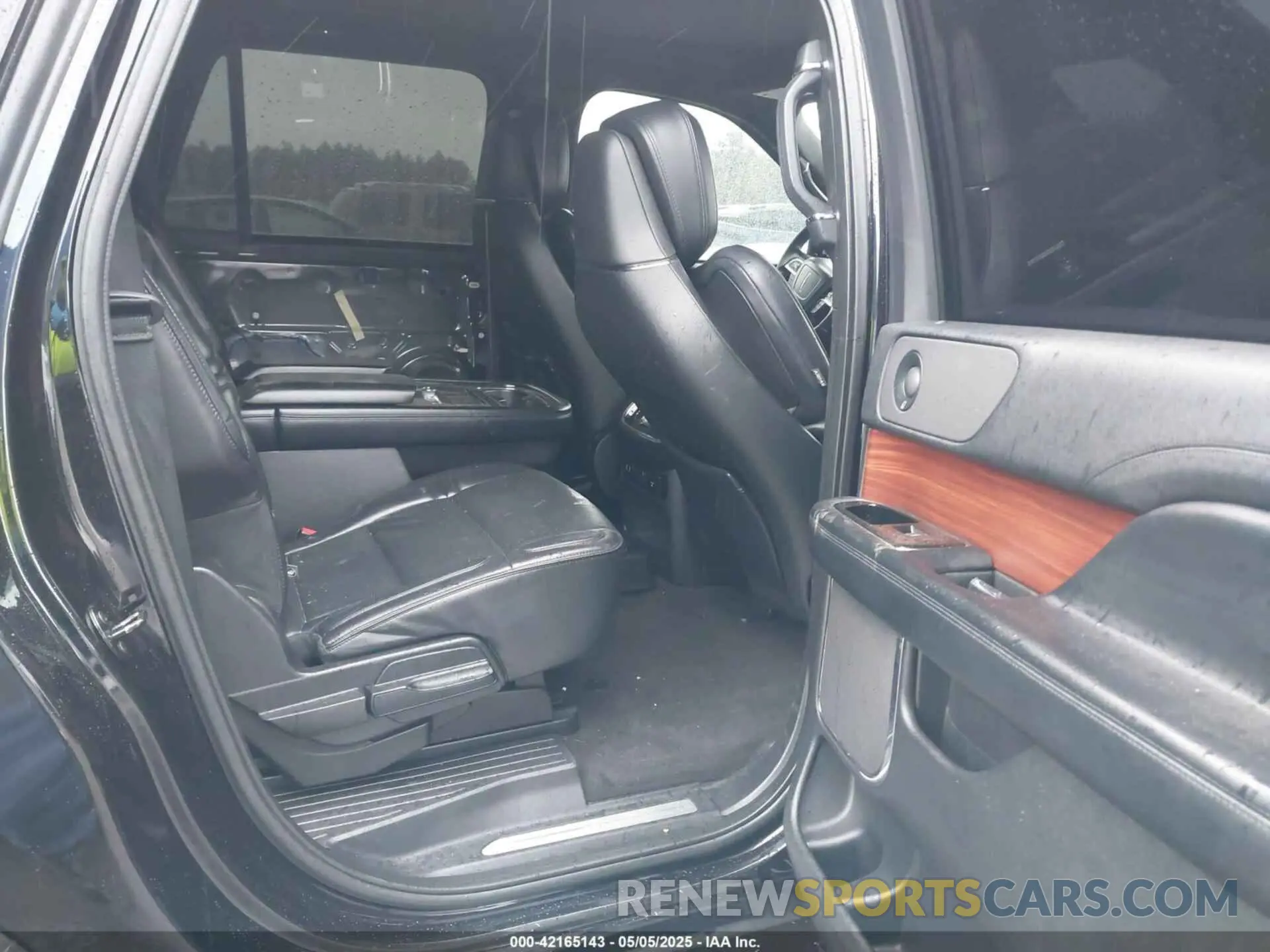 8 fotografías del automóvil dañado 5LMJJ3LT3KEL23451 LINCOLN NAVIGATOR L 2019