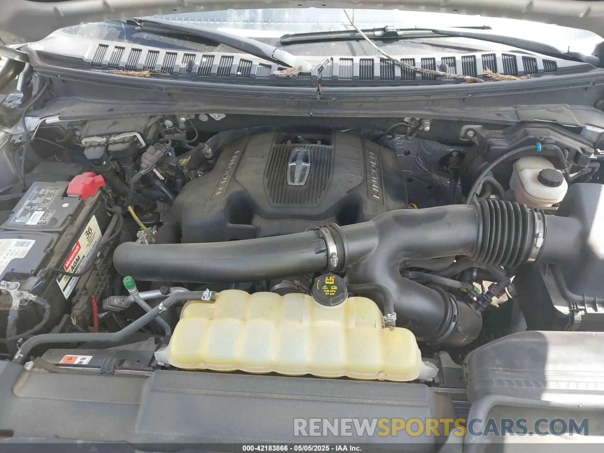 10 fotografías del automóvil dañado 5LMJJ3LT9KEL04872 LINCOLN NAVIGATOR L 2019