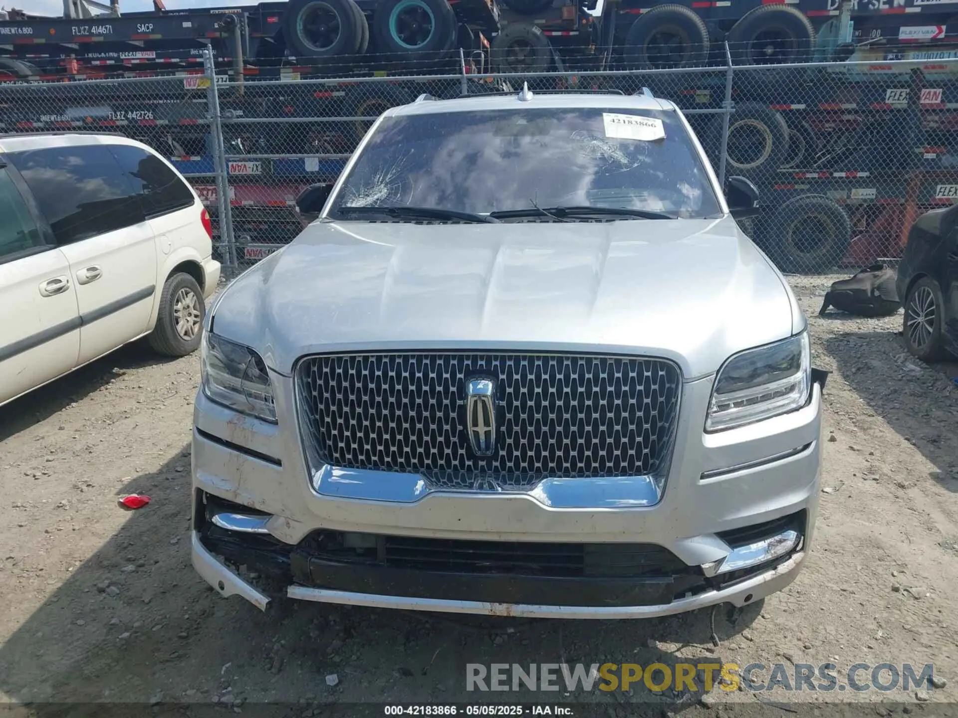 12 fotografías del automóvil dañado 5LMJJ3LT9KEL04872 LINCOLN NAVIGATOR L 2019