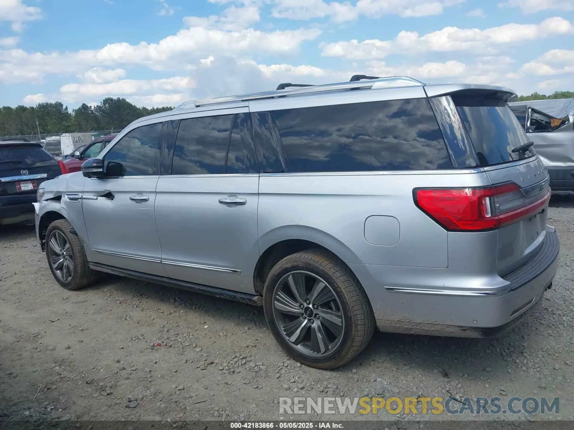 14 fotografías del automóvil dañado 5LMJJ3LT9KEL04872 LINCOLN NAVIGATOR L 2019