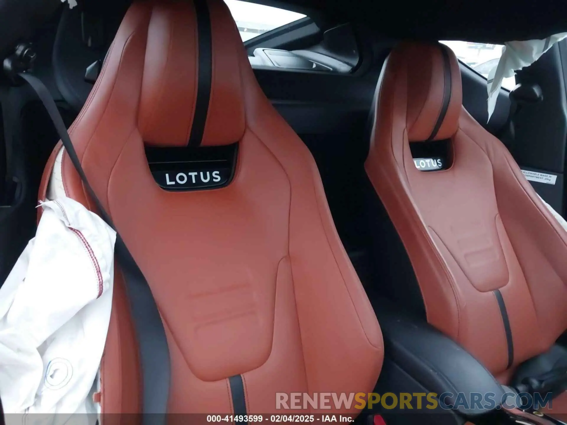 8 fotografías del automóvil dañado SCCLEKAXXRHA12761 LOTUS EMIRA 2024