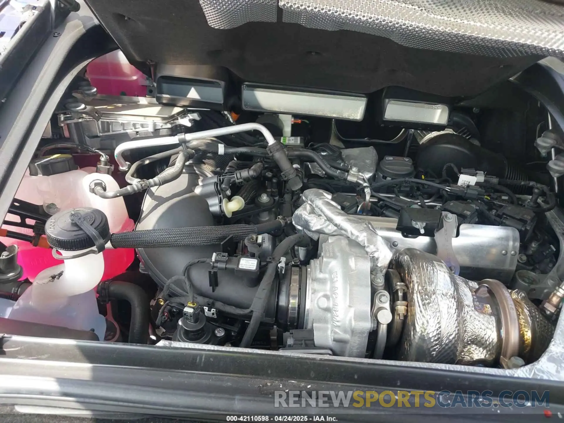10 fotografías del automóvil dañado SCCLEKMX7RHB45196 LOTUS EMIRA 2024