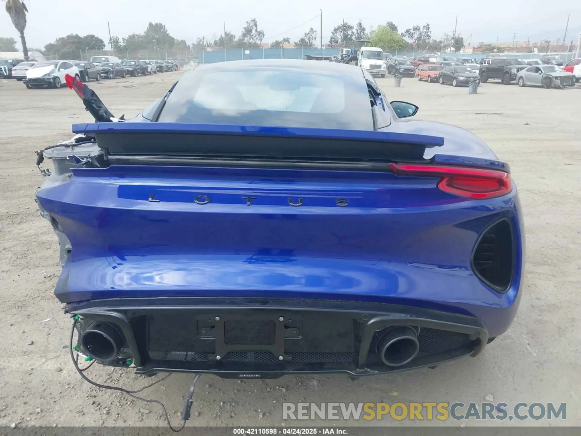 17 fotografías del automóvil dañado SCCLEKMX7RHB45196 LOTUS EMIRA 2024