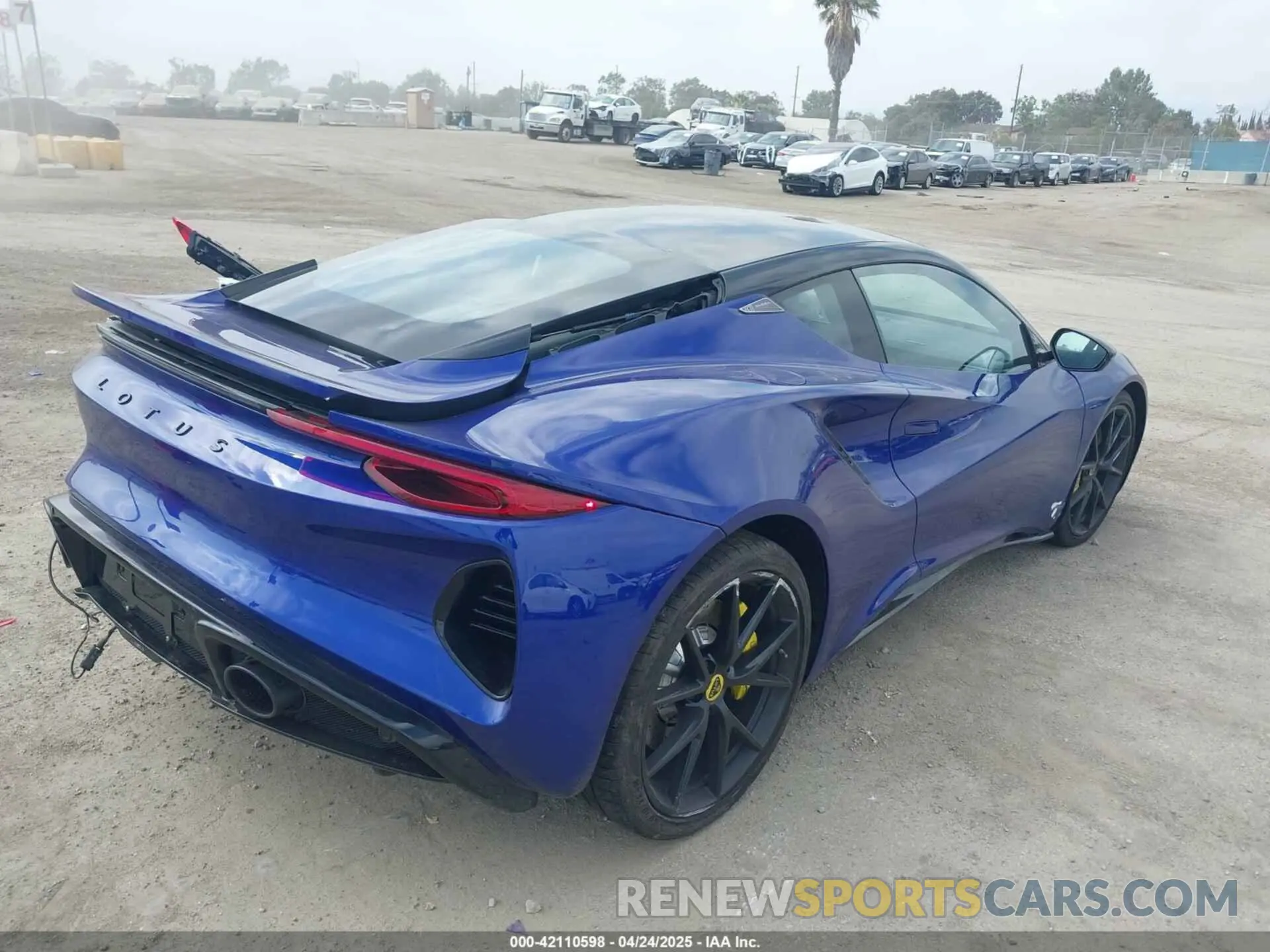 4 fotografías del automóvil dañado SCCLEKMX7RHB45196 LOTUS EMIRA 2024