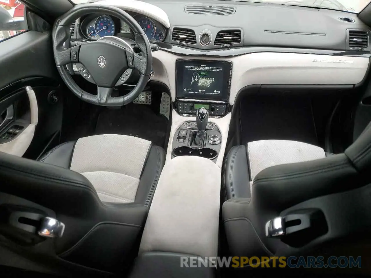 8 fotografías del automóvil dañado ZAM45VMA4K0315806 MASERATI ALL MODELS 2019