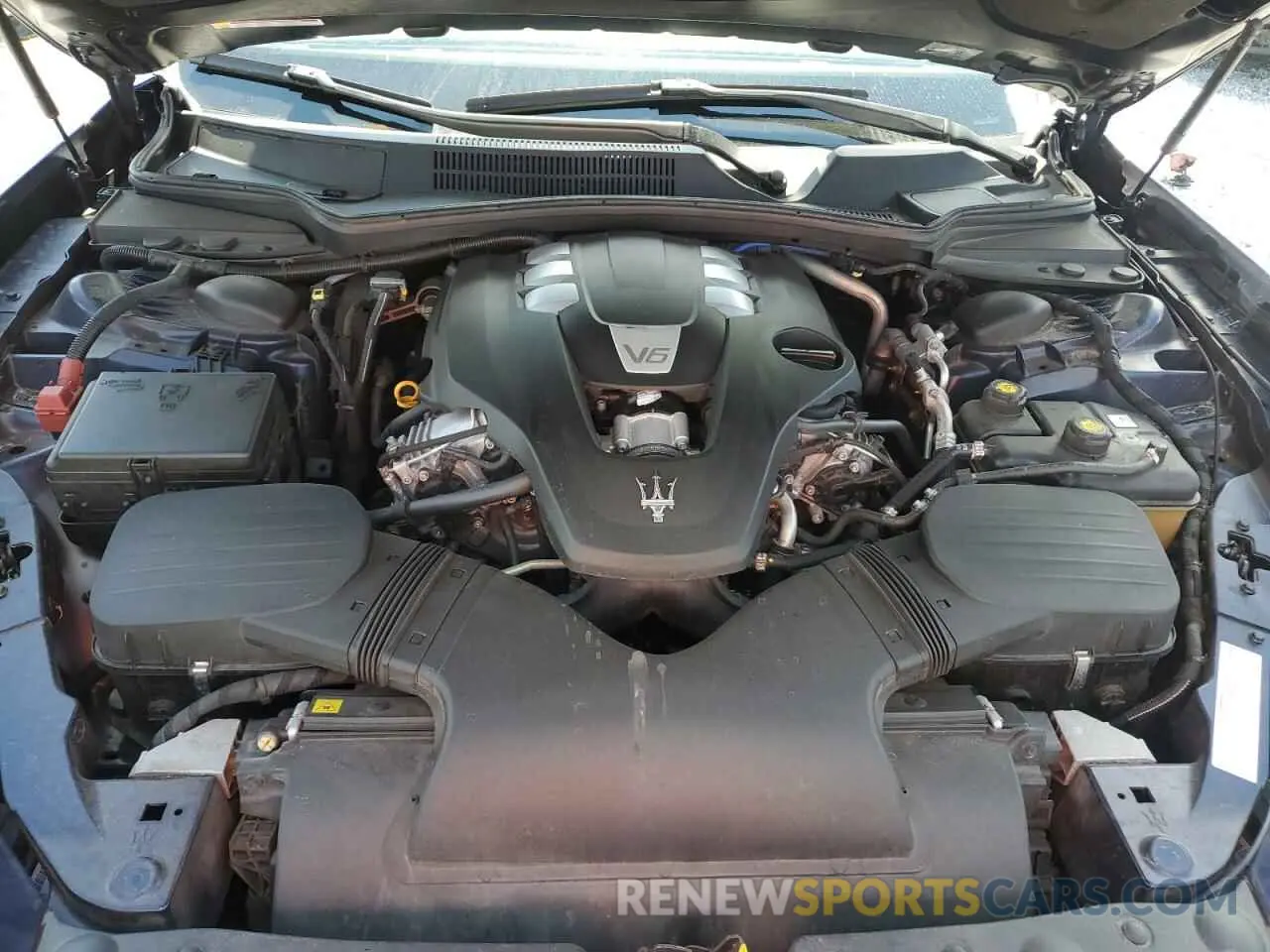 11 fotografías del automóvil dañado ZAM57XSA5K1328314 MASERATI ALL MODELS 2019
