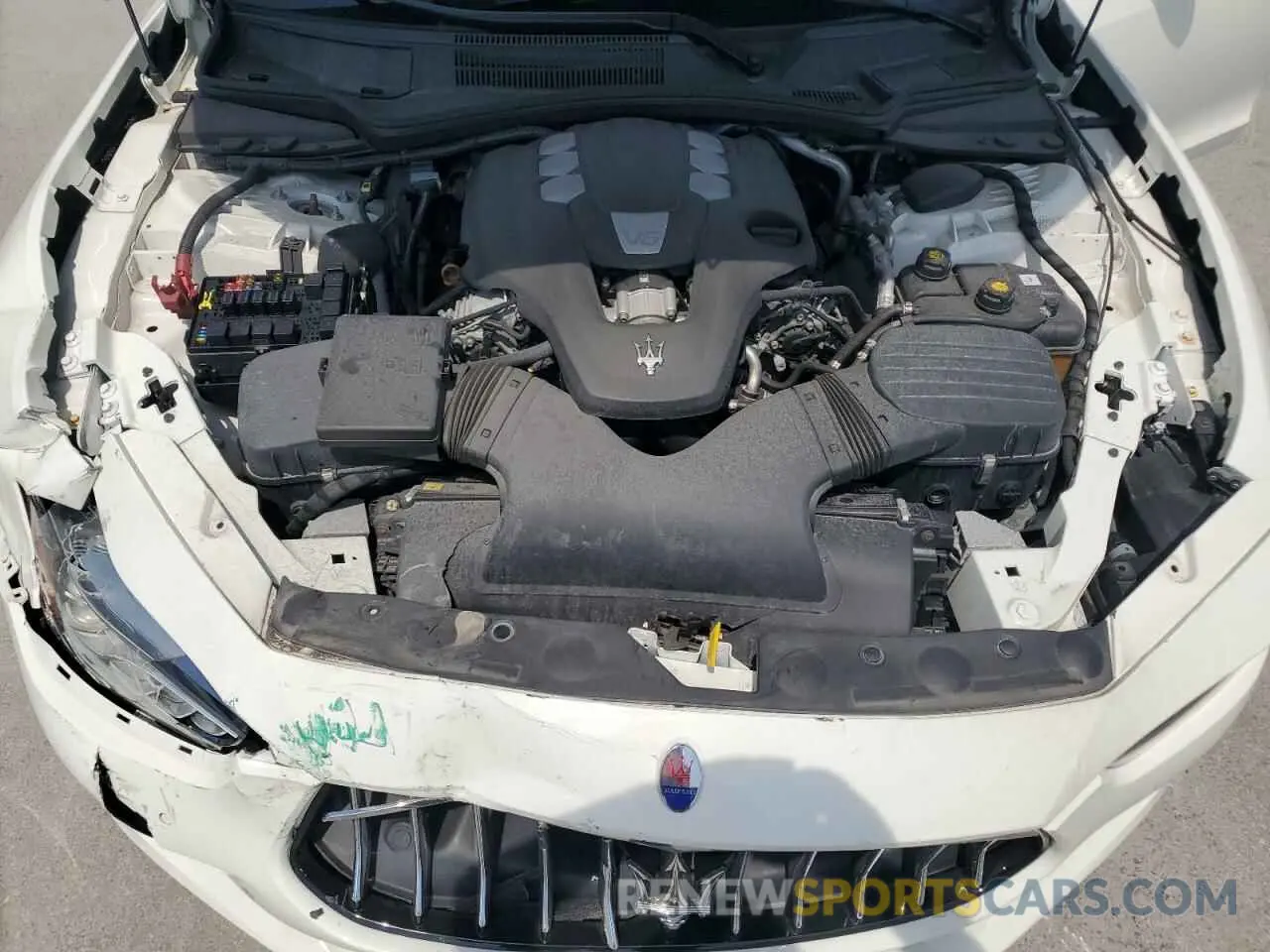 11 fotografías del automóvil dañado ZAM57XSA6K1319461 MASERATI ALL MODELS 2019