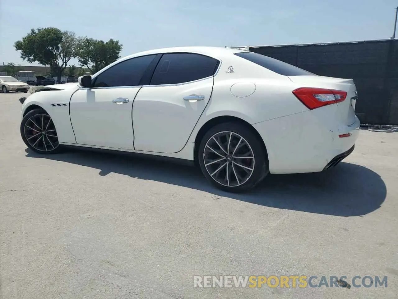 2 fotografías del automóvil dañado ZAM57XSA6K1319461 MASERATI ALL MODELS 2019